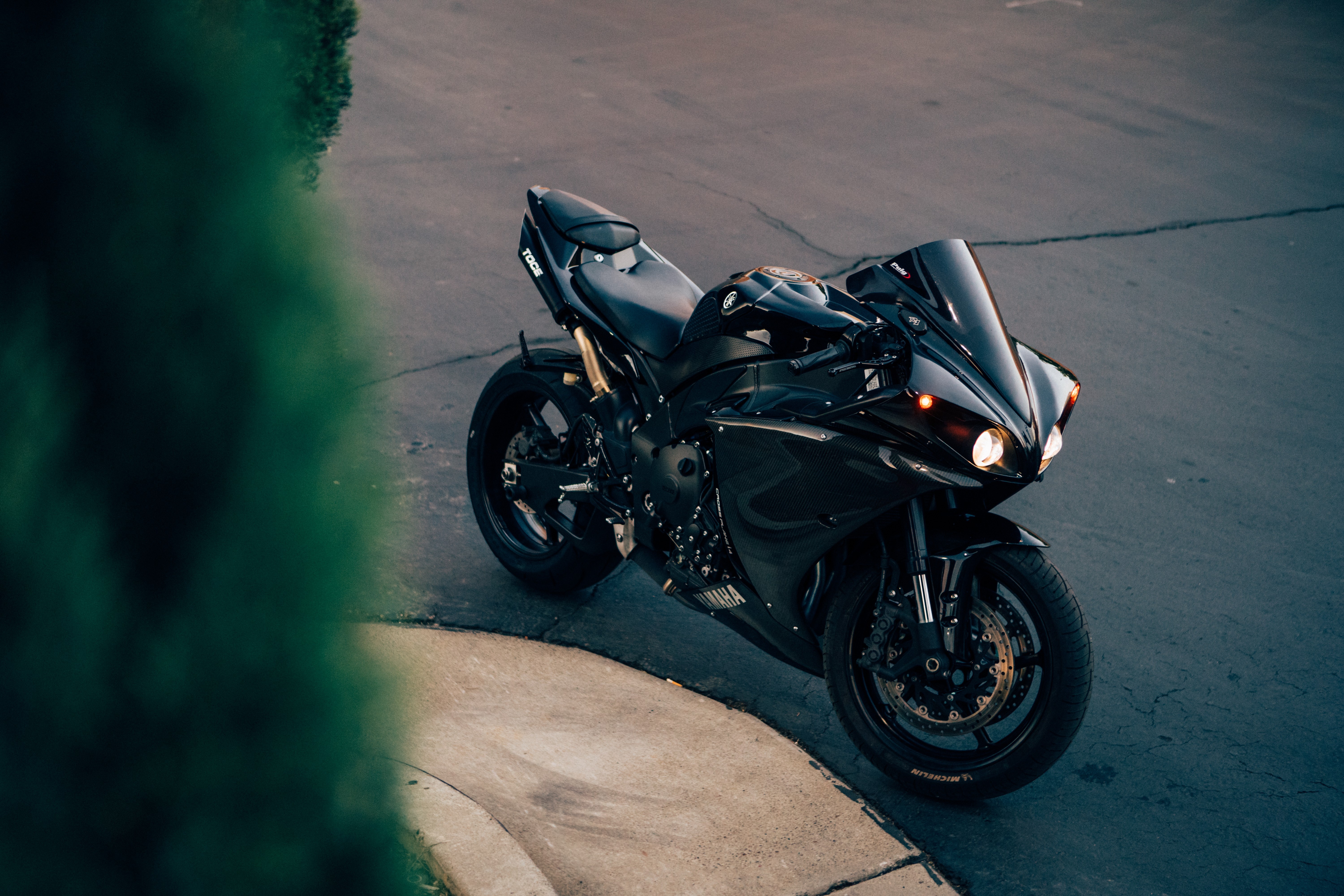 Black Yamaha YZF-R1 4K Motorcycle HD Wallpaper