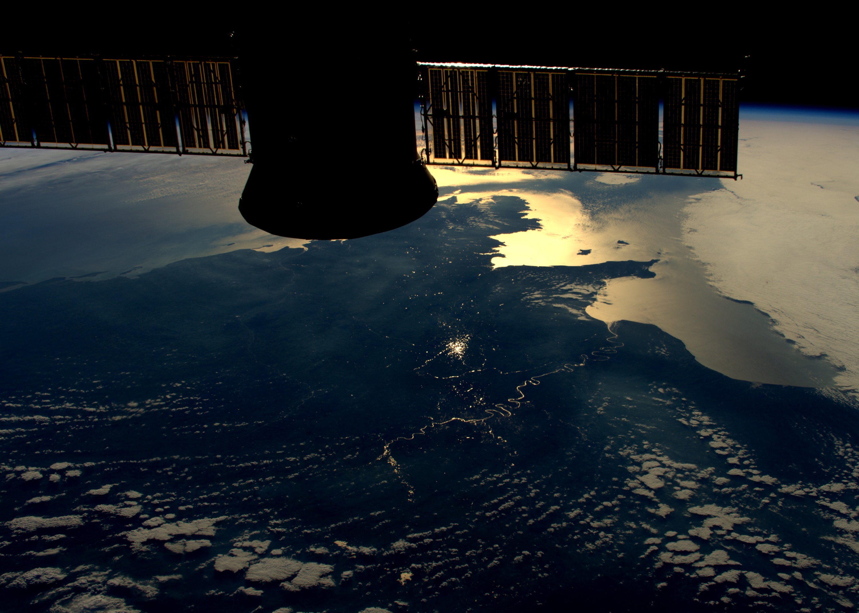 Tim Peake's view of the Seine River from the ISS HD Wallpaper