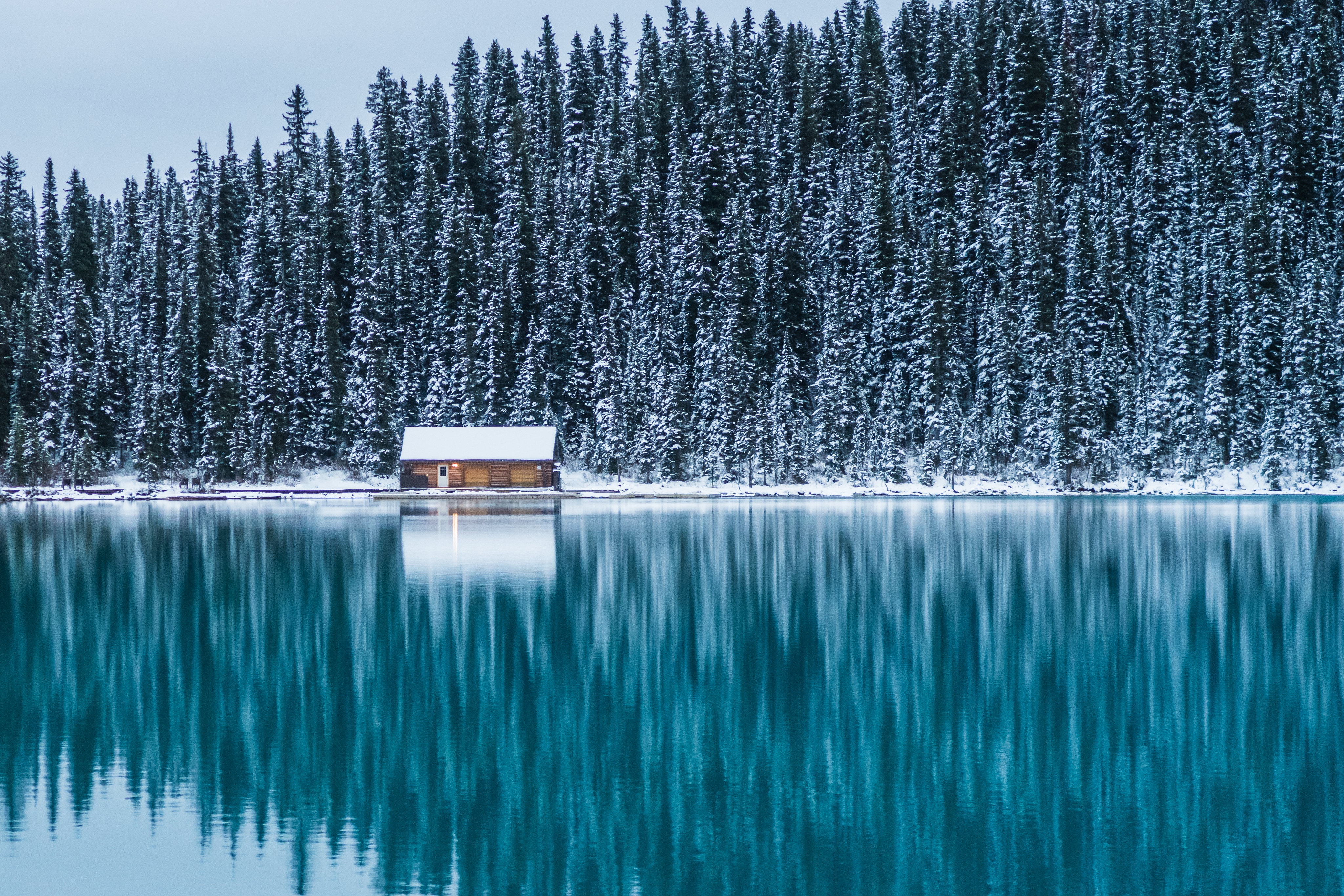 Cabin on Lake Louise in Alberta, Canada HD Wallpaper
