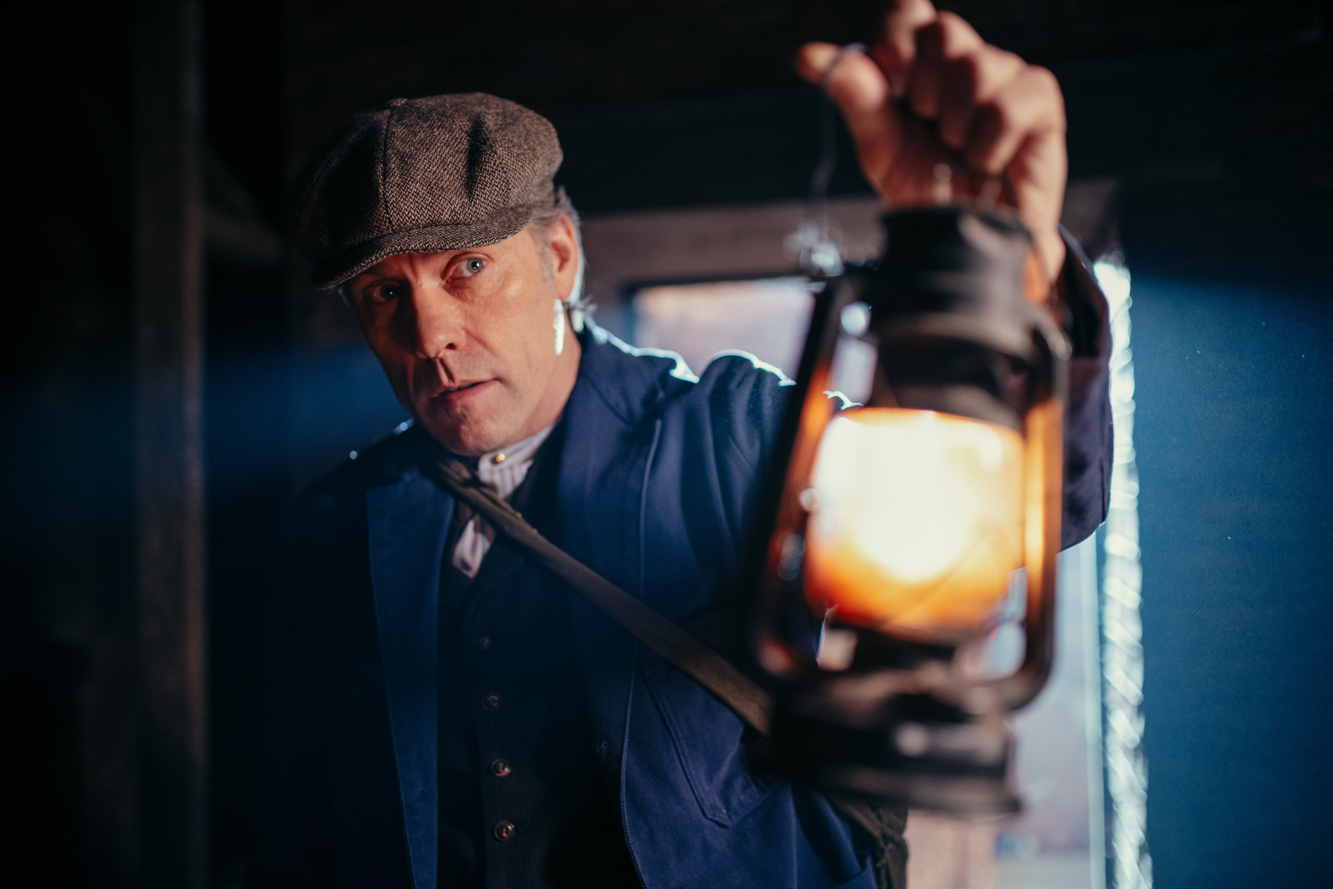 Man with lantern from Doctor Who 4K HD Wallpaper