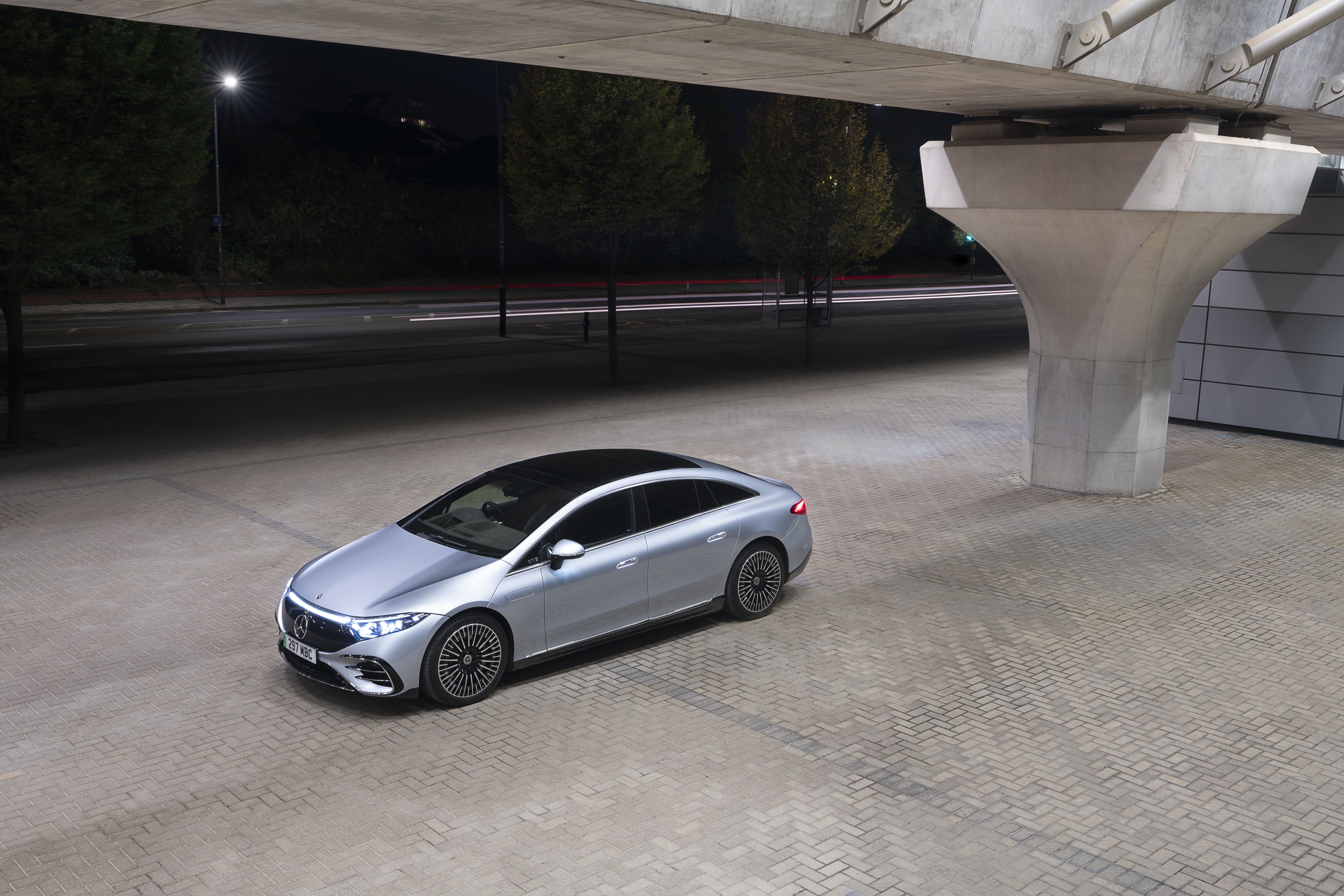 Silver Mercedes-Benz EQS 450 AMG Line sedan at night HD Wallpaper