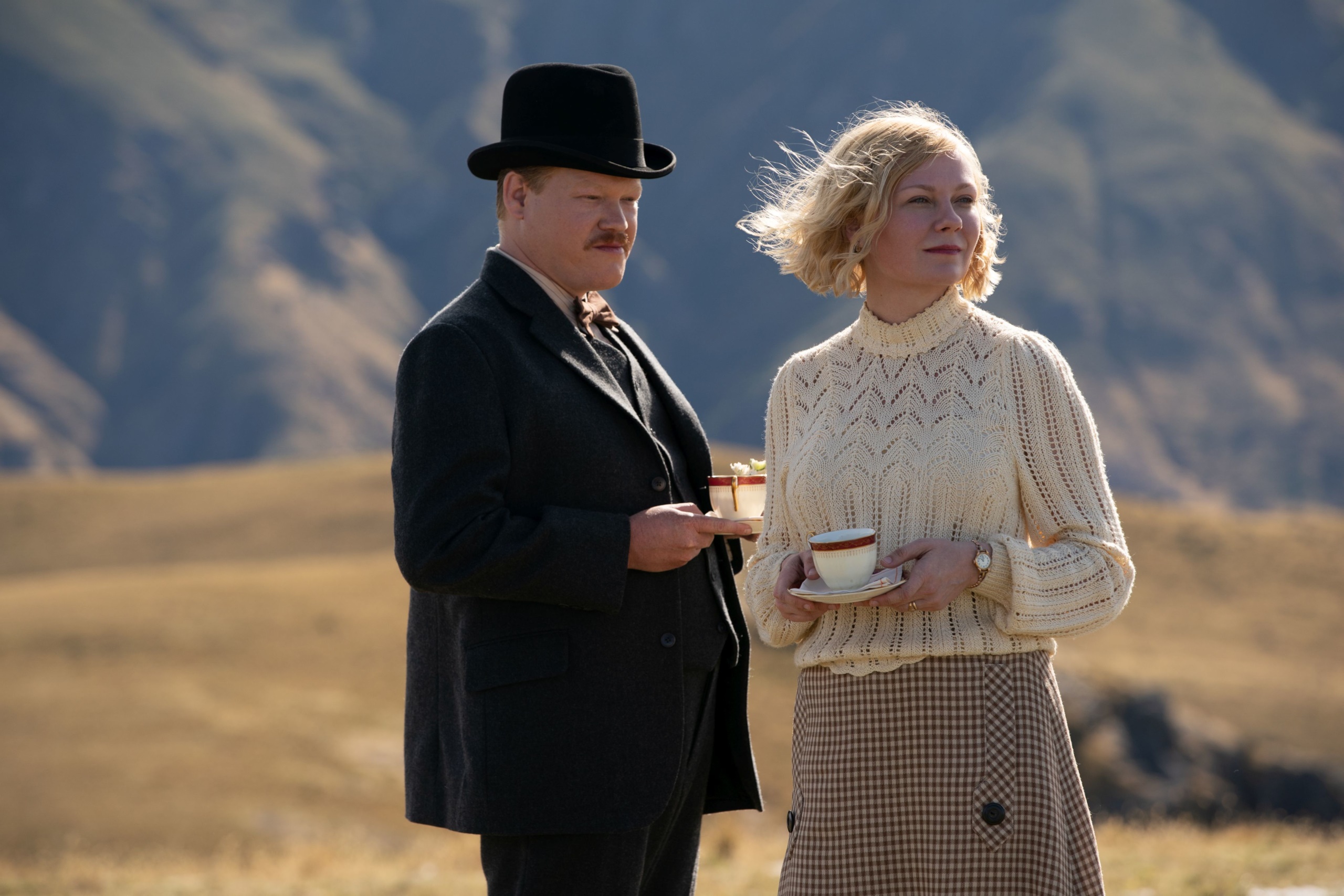 Jesse Plemons and Kirsten Dunst in The Power Of The Dog HD Wallpaper