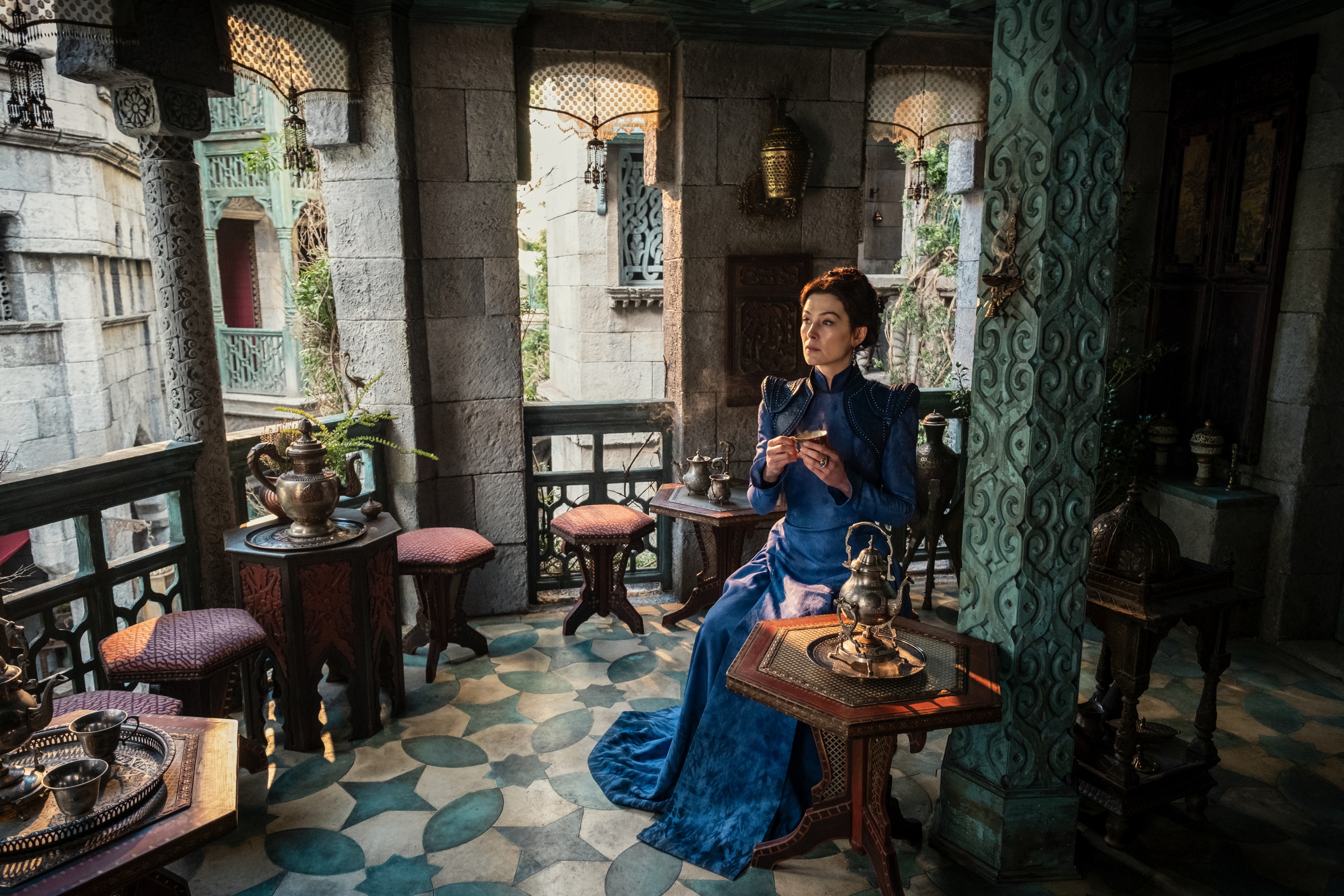Moiraine Damodred from The Wheel of Time HD Wallpaper