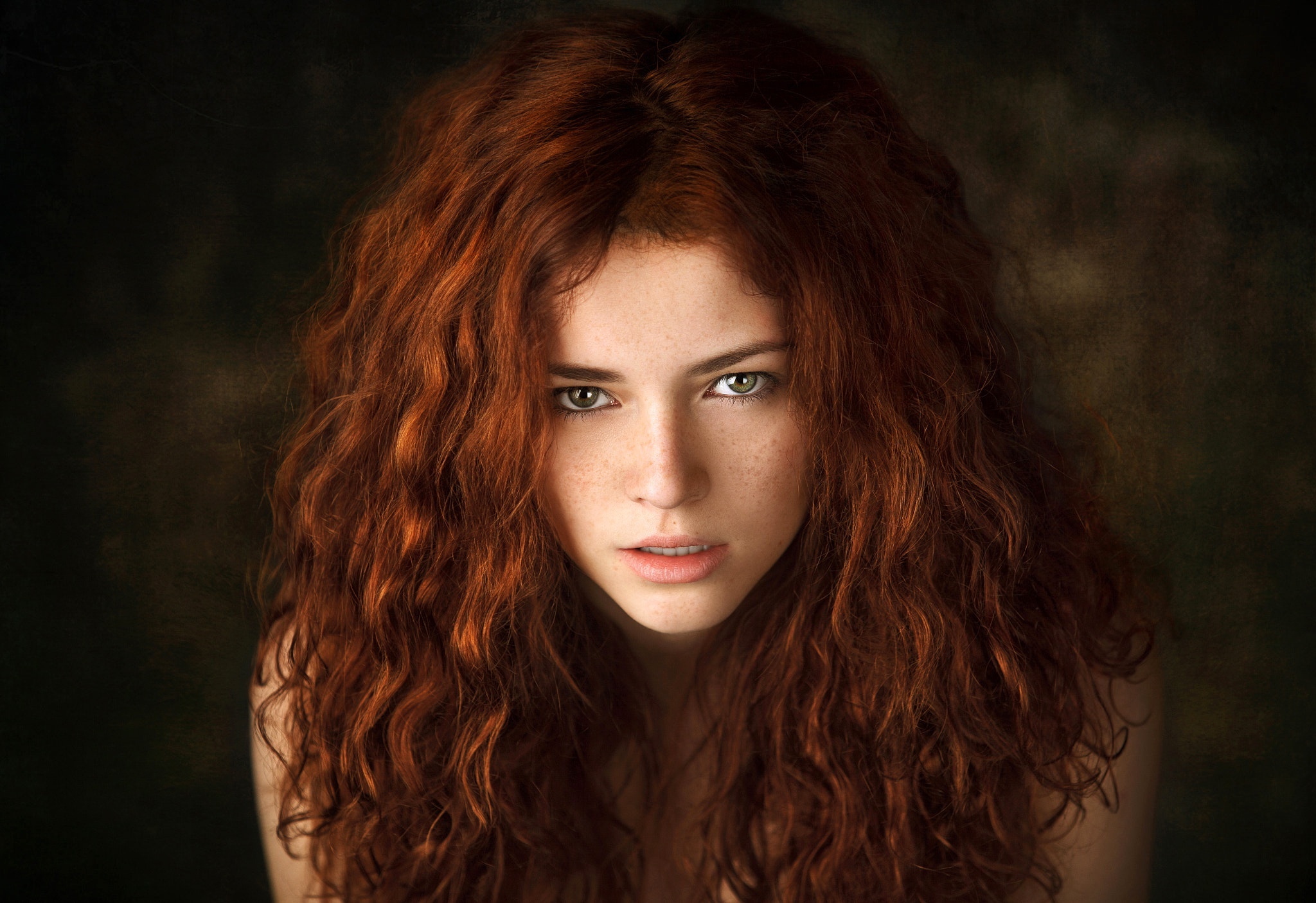 Redhead woman with curly hair HD Wallpaper
