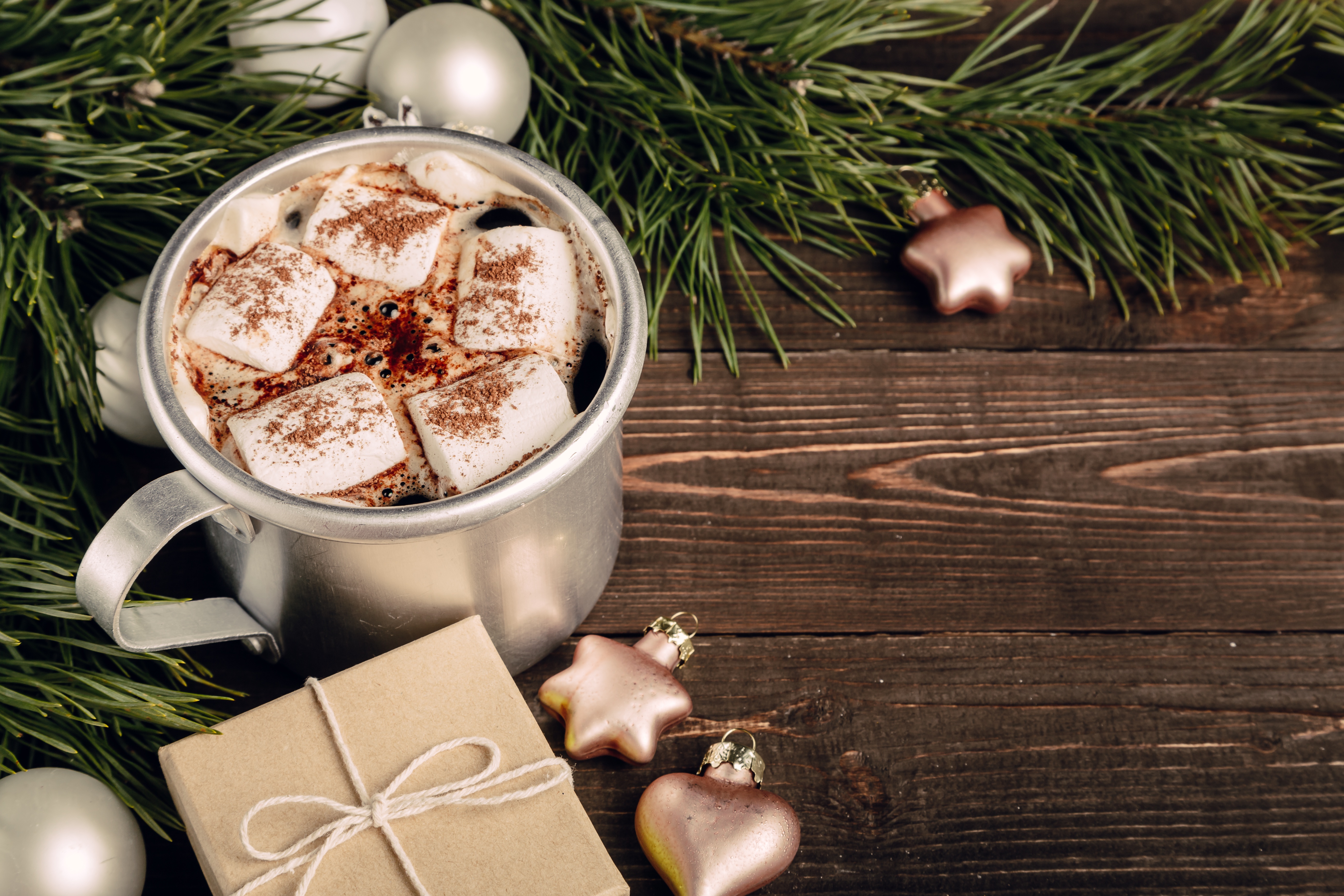 Hot Chocolate with Marshmallows and Christmas Decorations HD Wallpaper