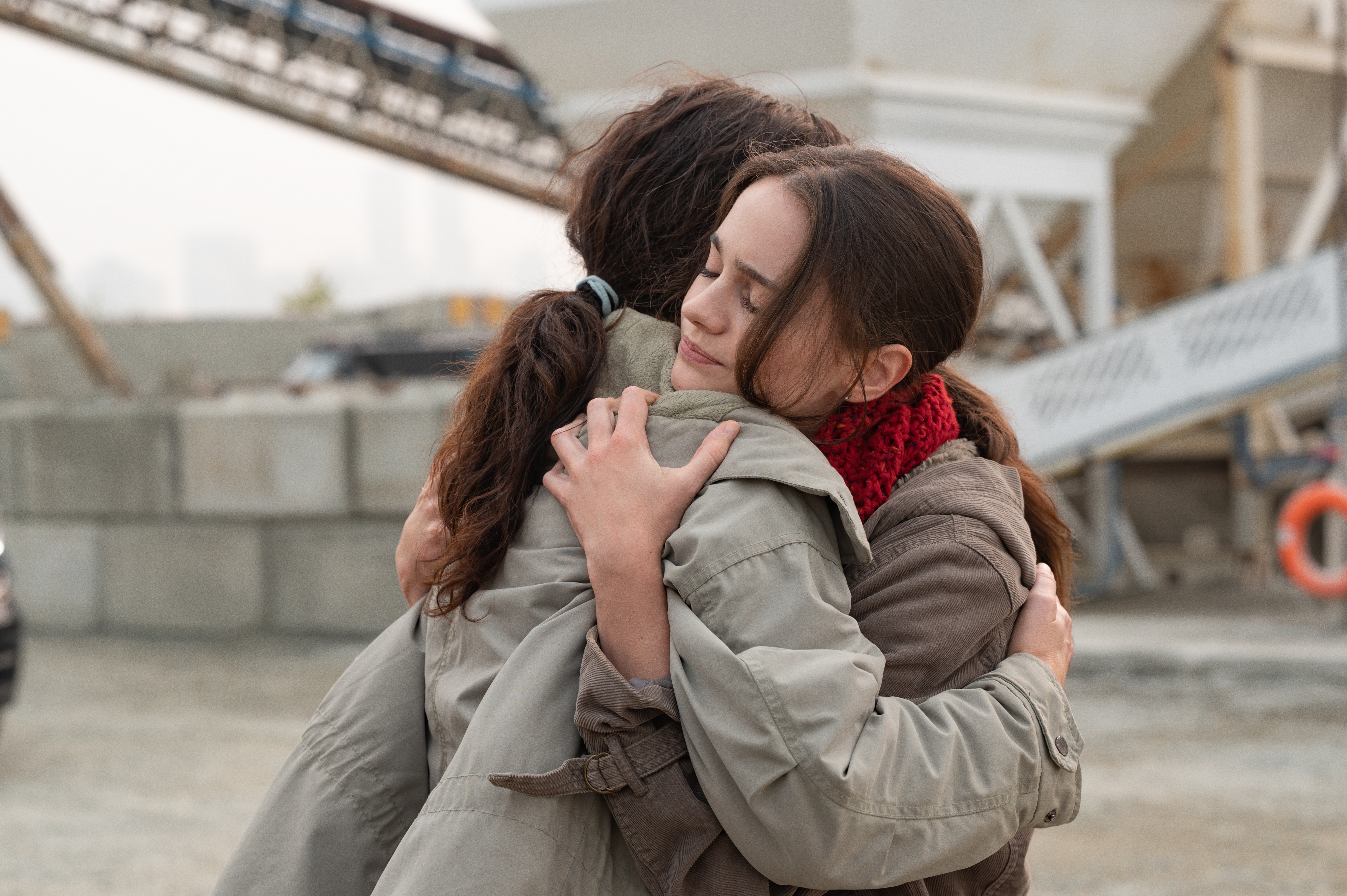 Aisling Franciosi and Sandra Bullock in The Unforgivable 4K HD Wallpaper