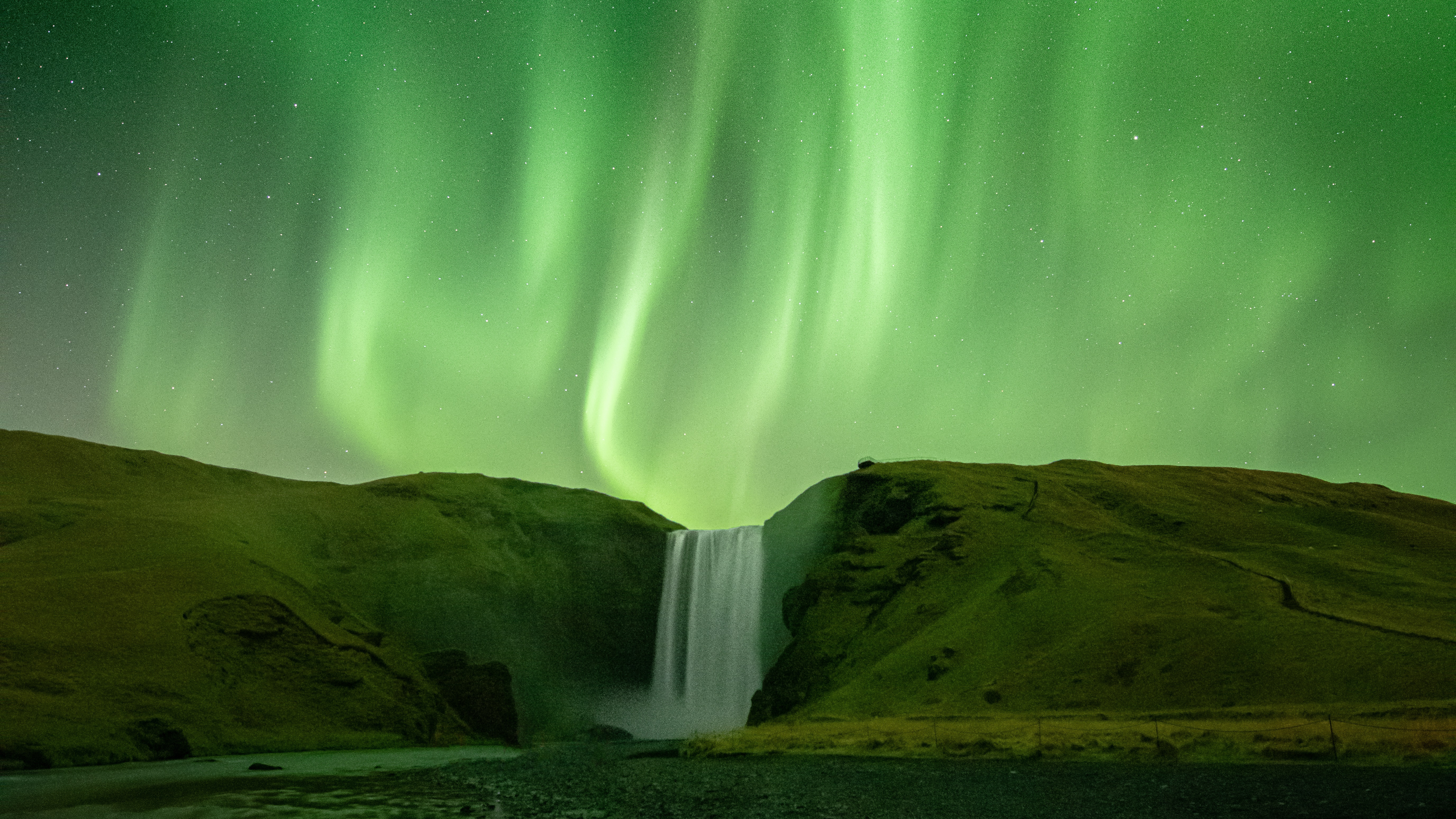 Skógafoss Waterfall with Aurora Borealis 4K HD Wallpaper