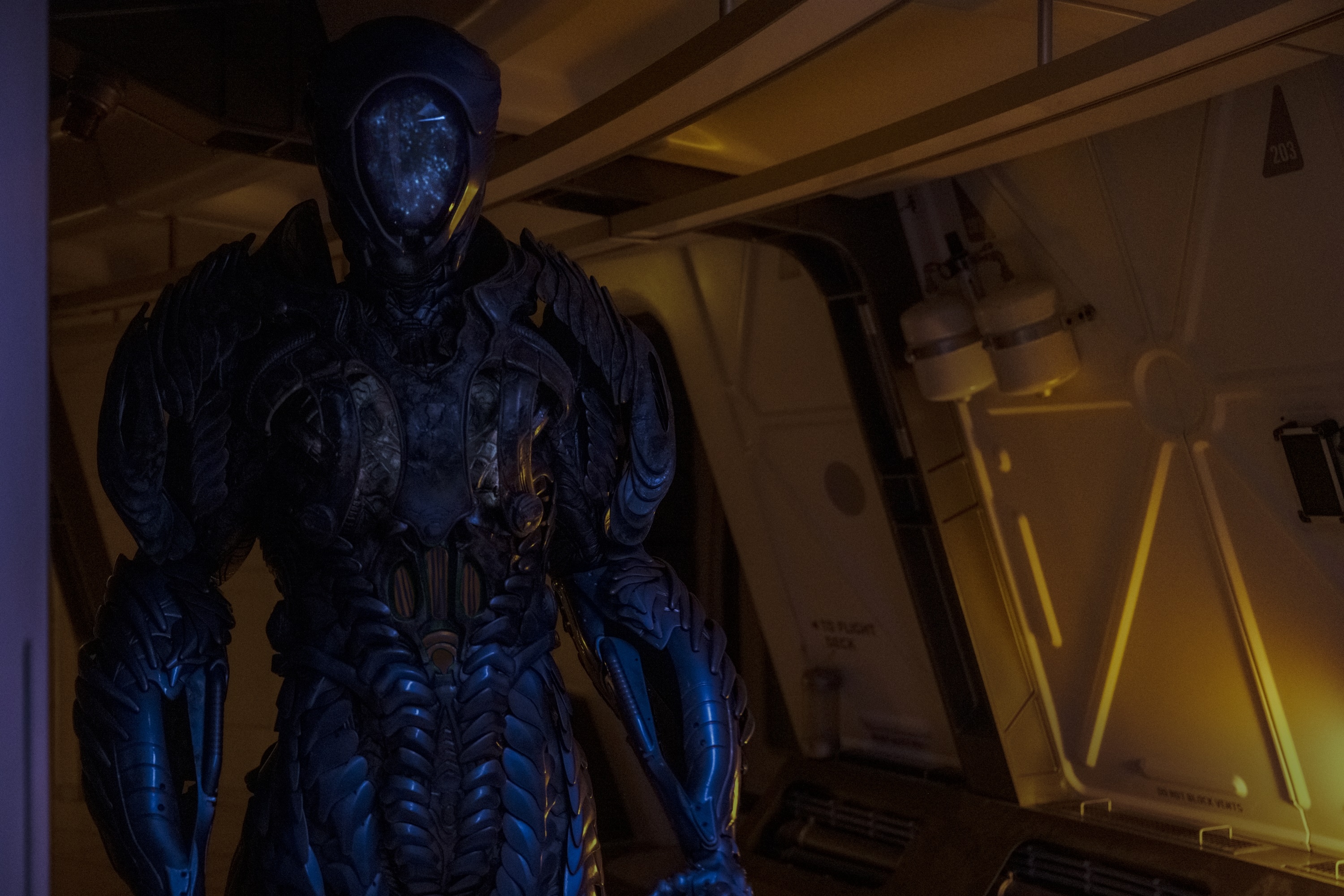 Robot from Lost in Space HD Wallpaper