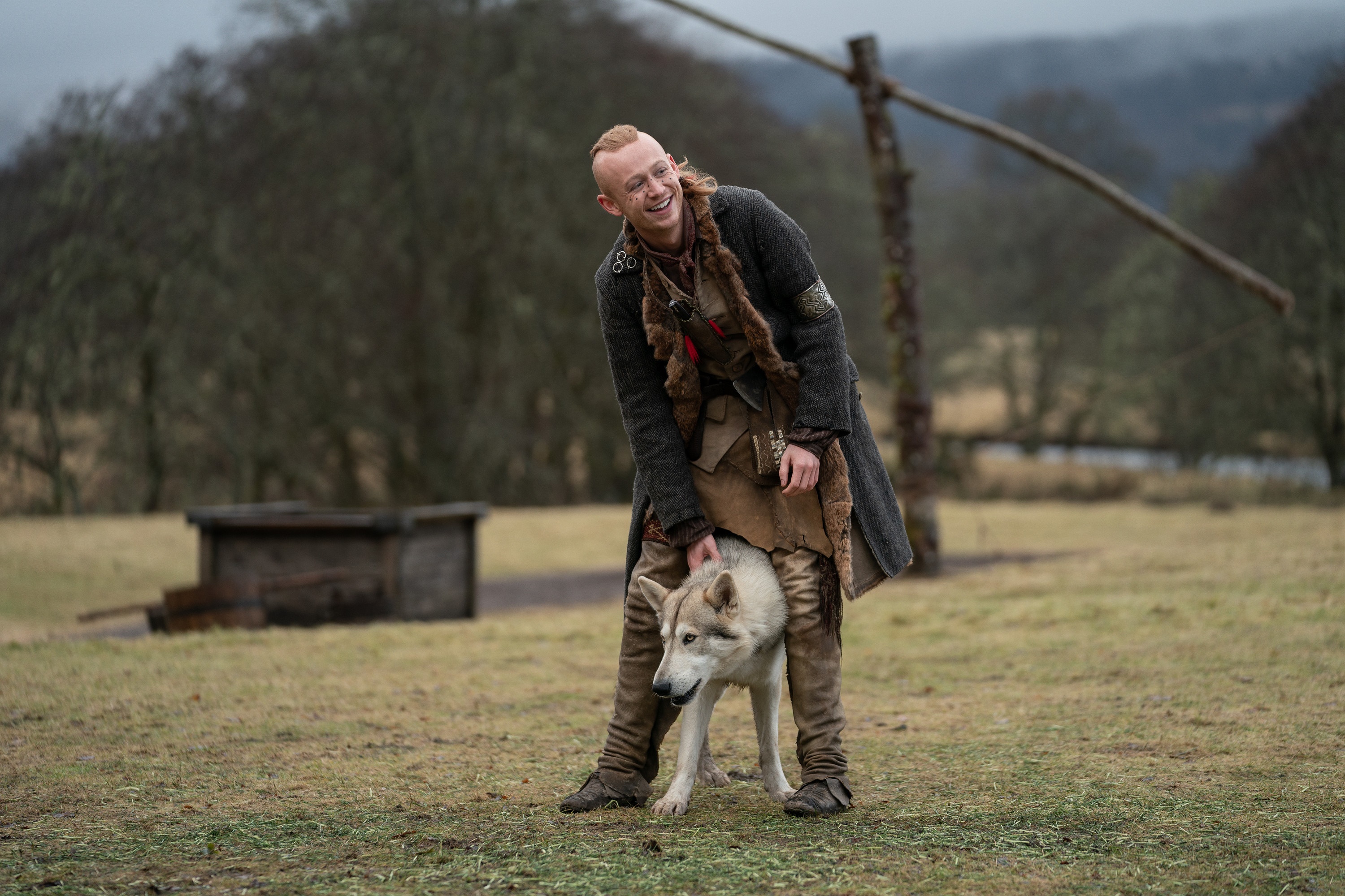 Man with dog in Outlander HD Wallpaper