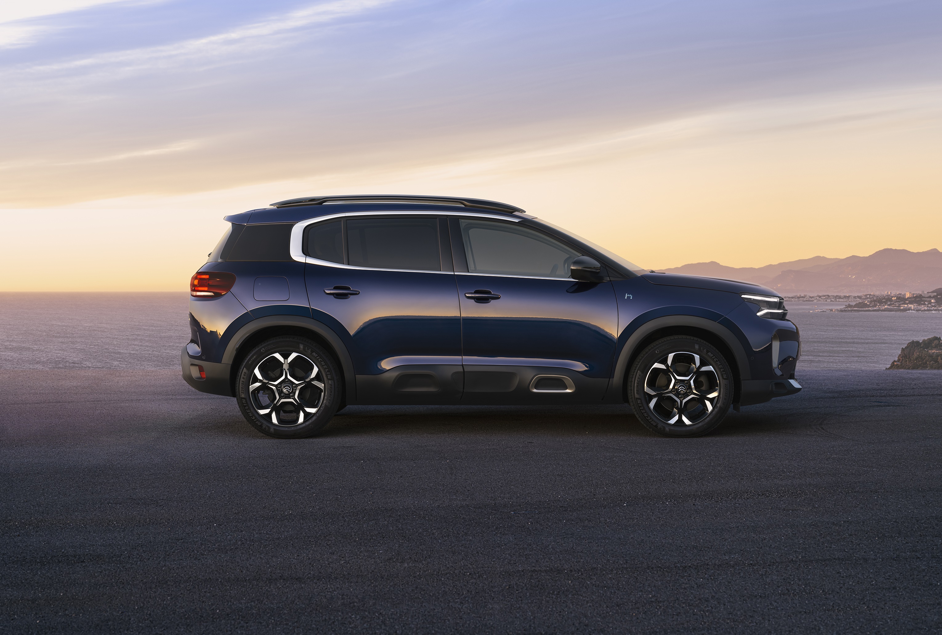 Citroen C5 Aircross SUV parked by the sea HD Wallpaper