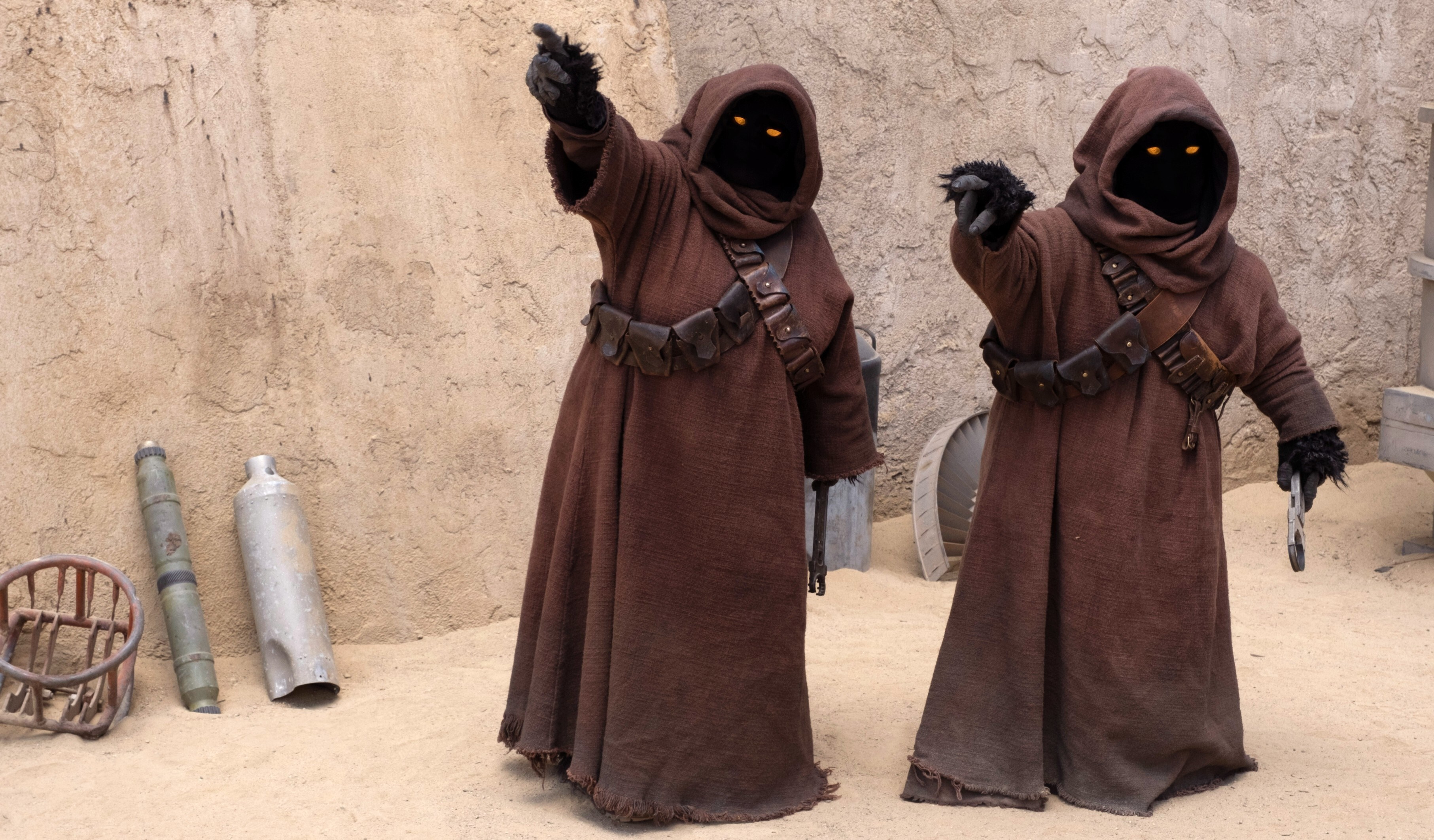 Two Jawas from The Book of Boba Fett HD Wallpaper