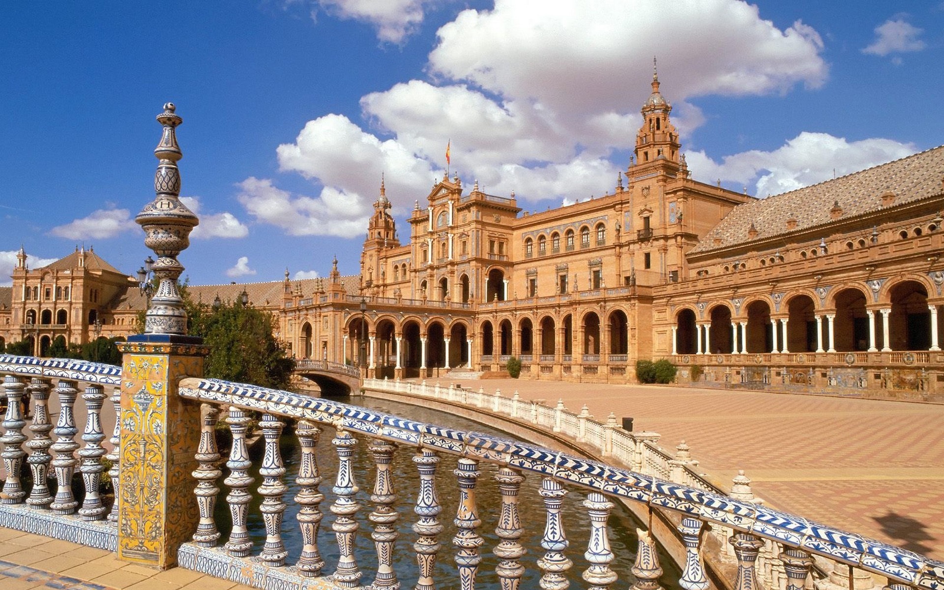 Plaza de España in Seville, Spain HD Wallpaper