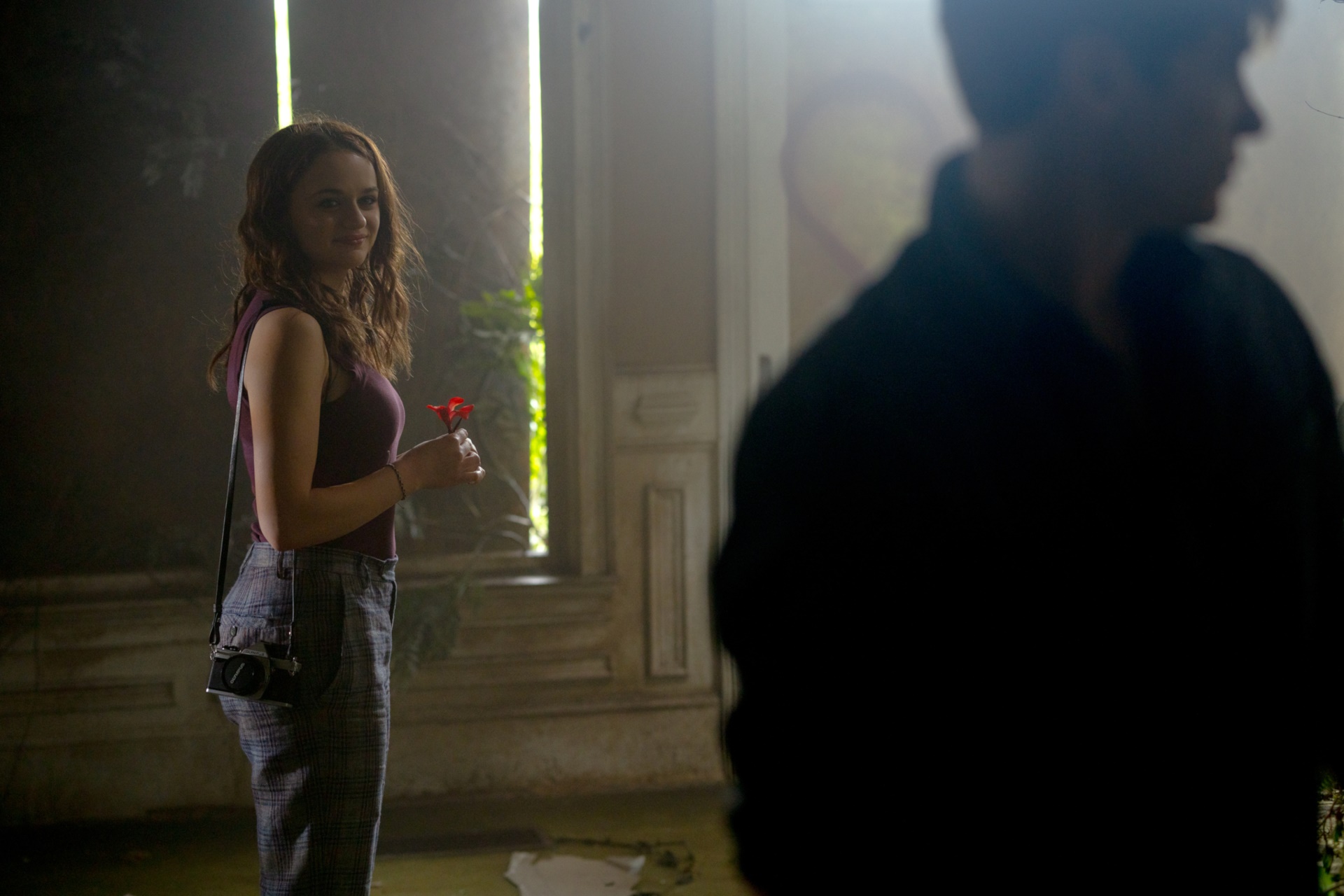Joey King and Kyle Allen from The In Between HD Wallpaper