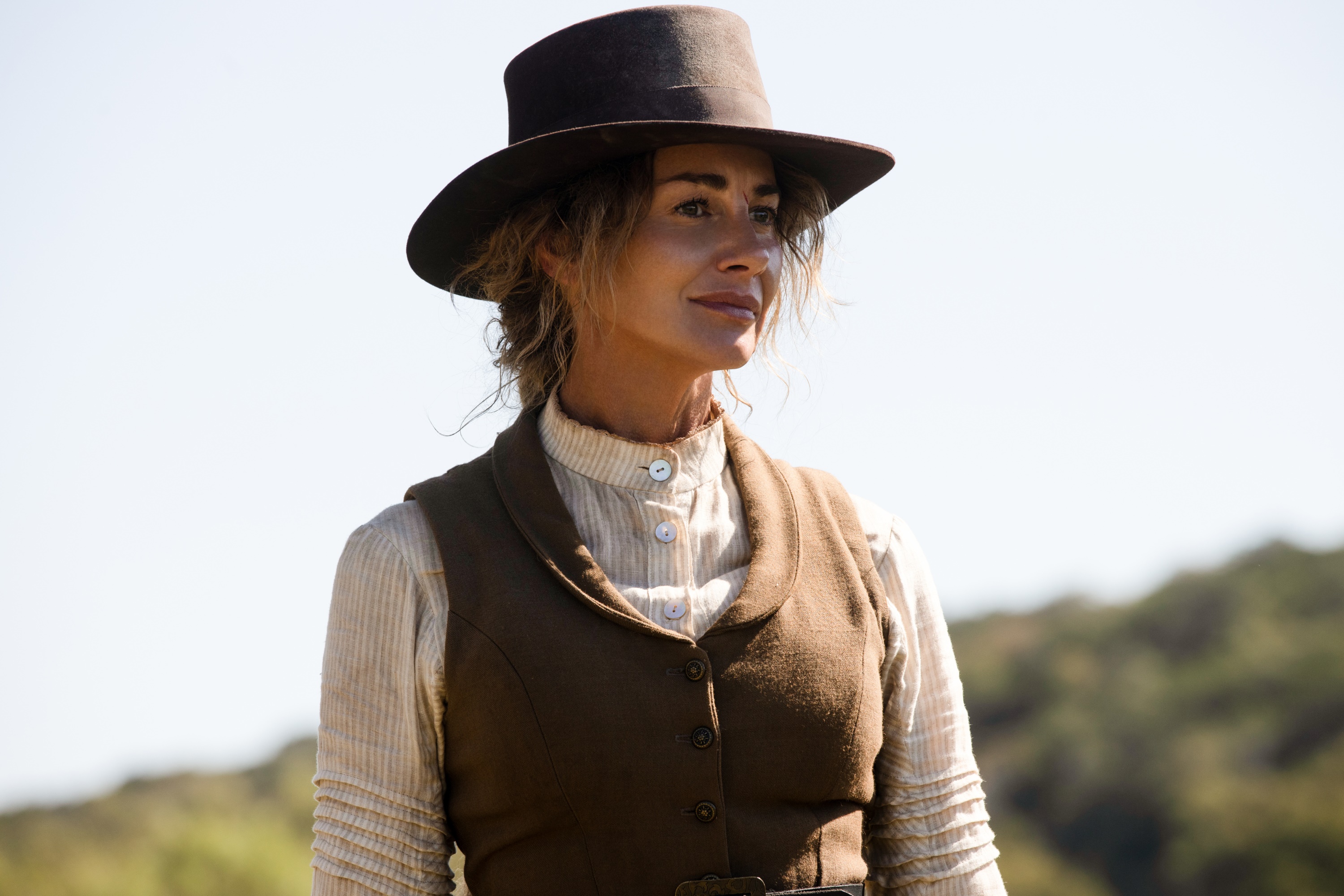 Faith Hill as Margaret Dutton in 1883 HD Wallpaper