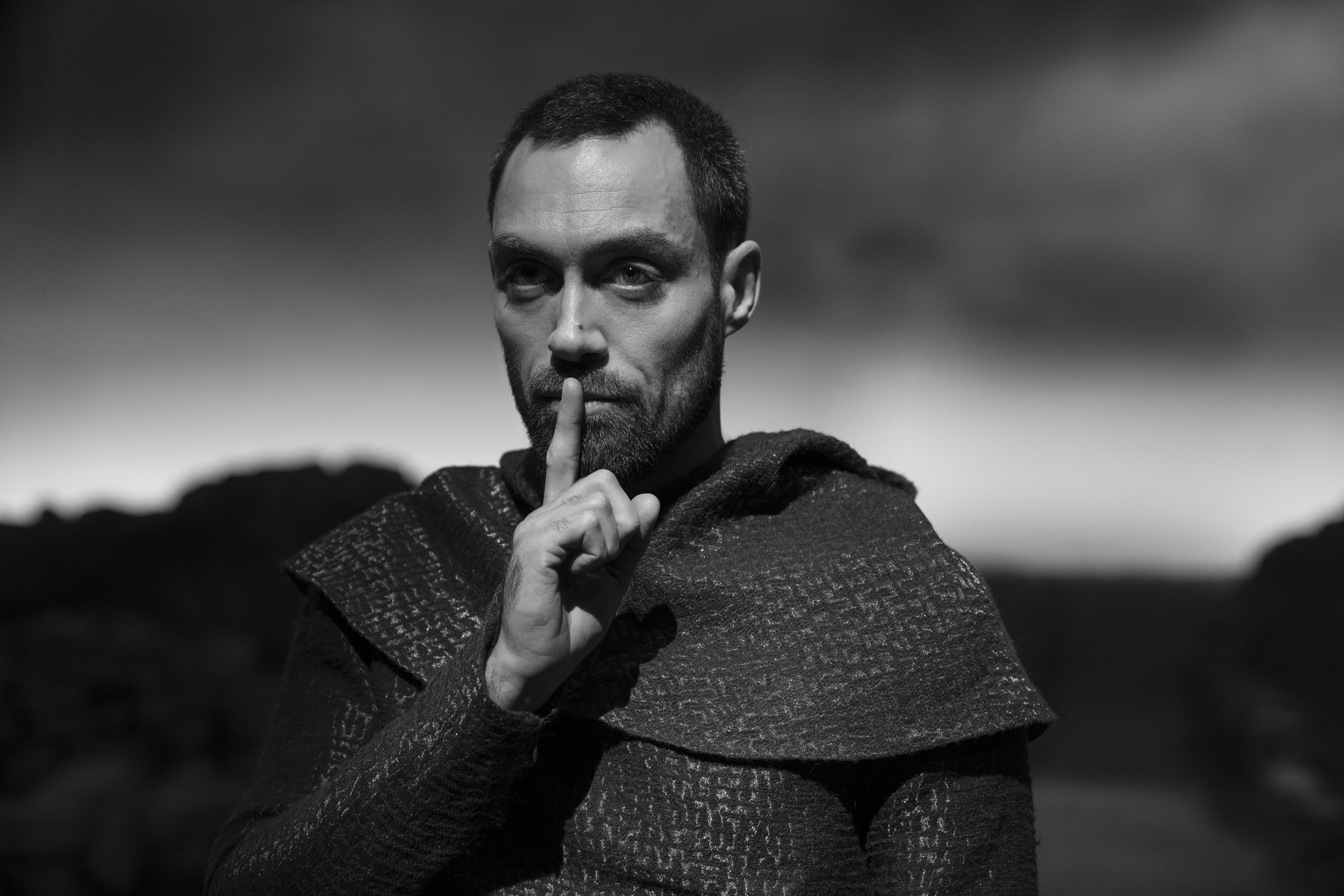 Alex Hassell as Macbeth in The Tragedy of Macbeth 4K HD Wallpaper