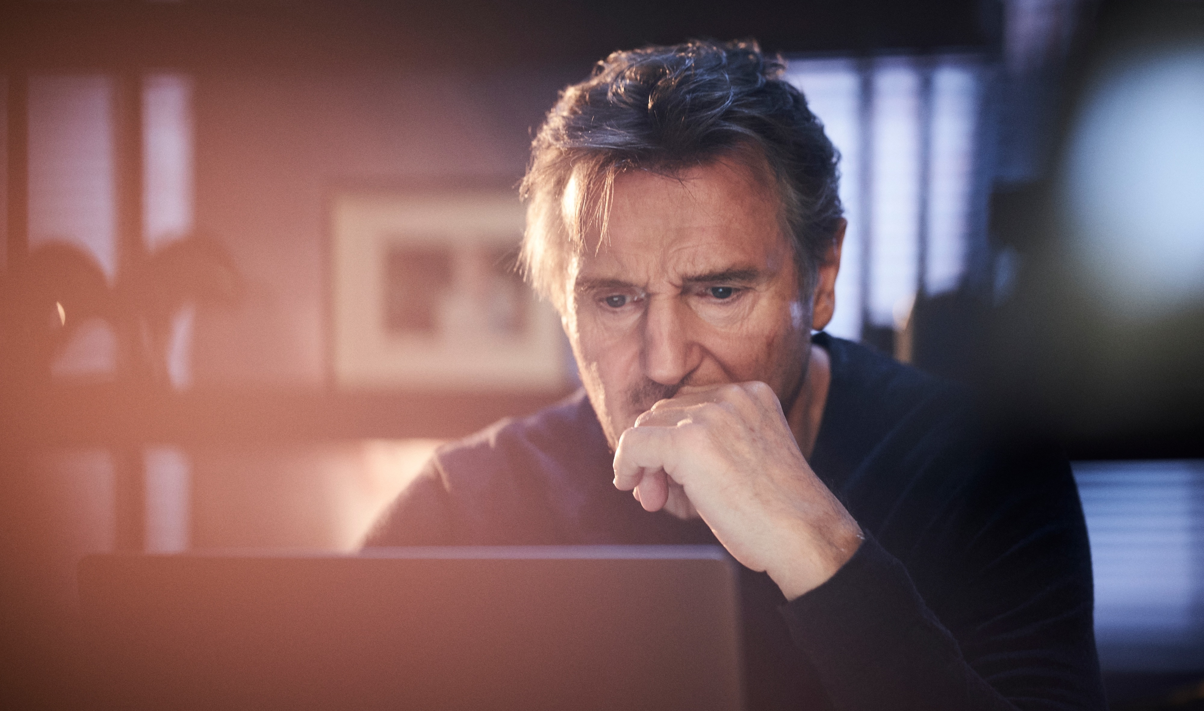 Liam Neeson in Blacklight 4K HD Wallpaper