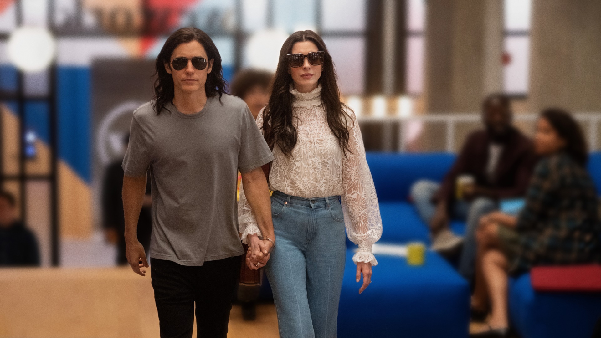 Jared Leto and Anne Hathaway in WeCrashed HD Wallpaper