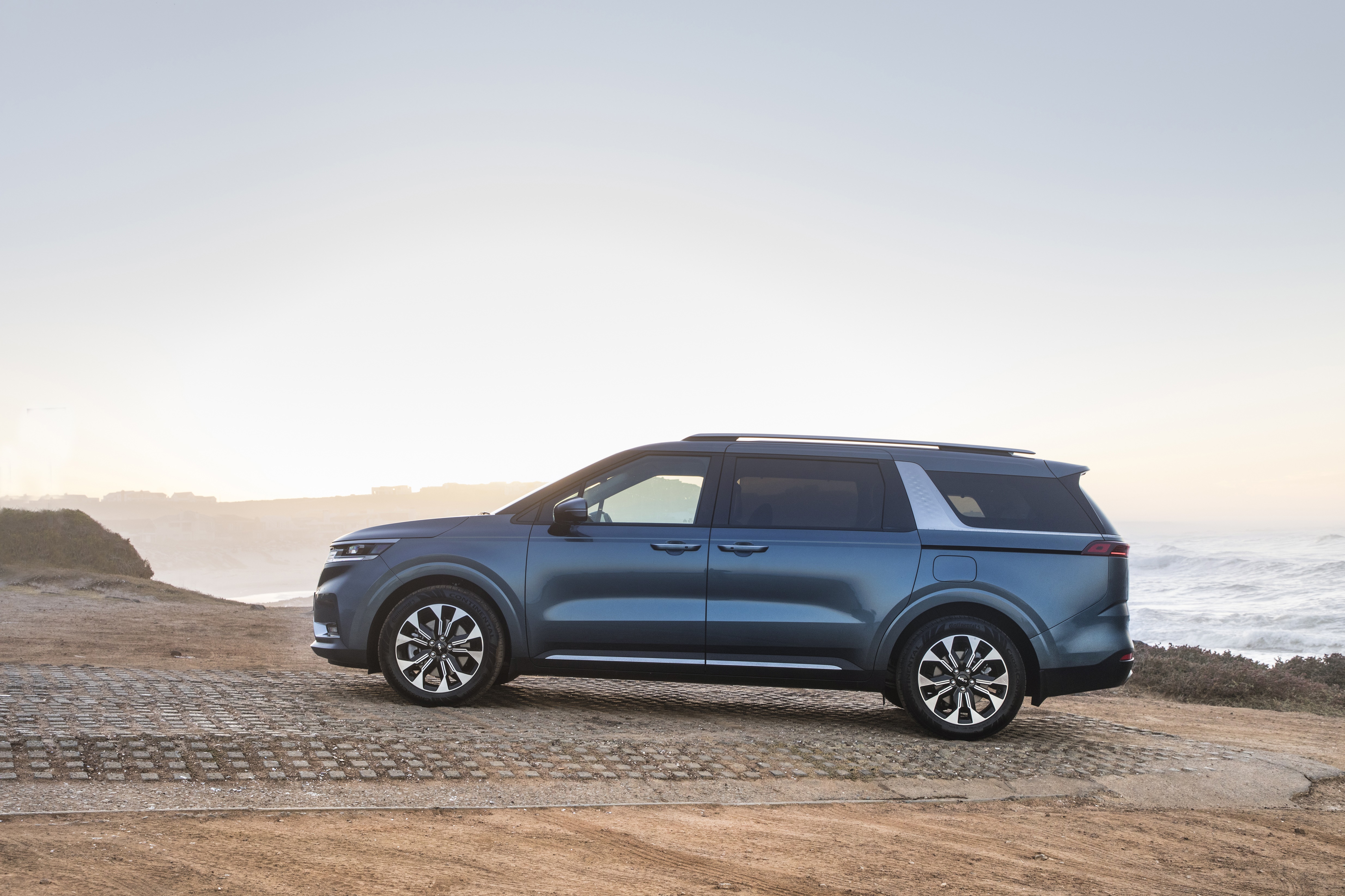 Kia Carnival 4K HD Wallpaper