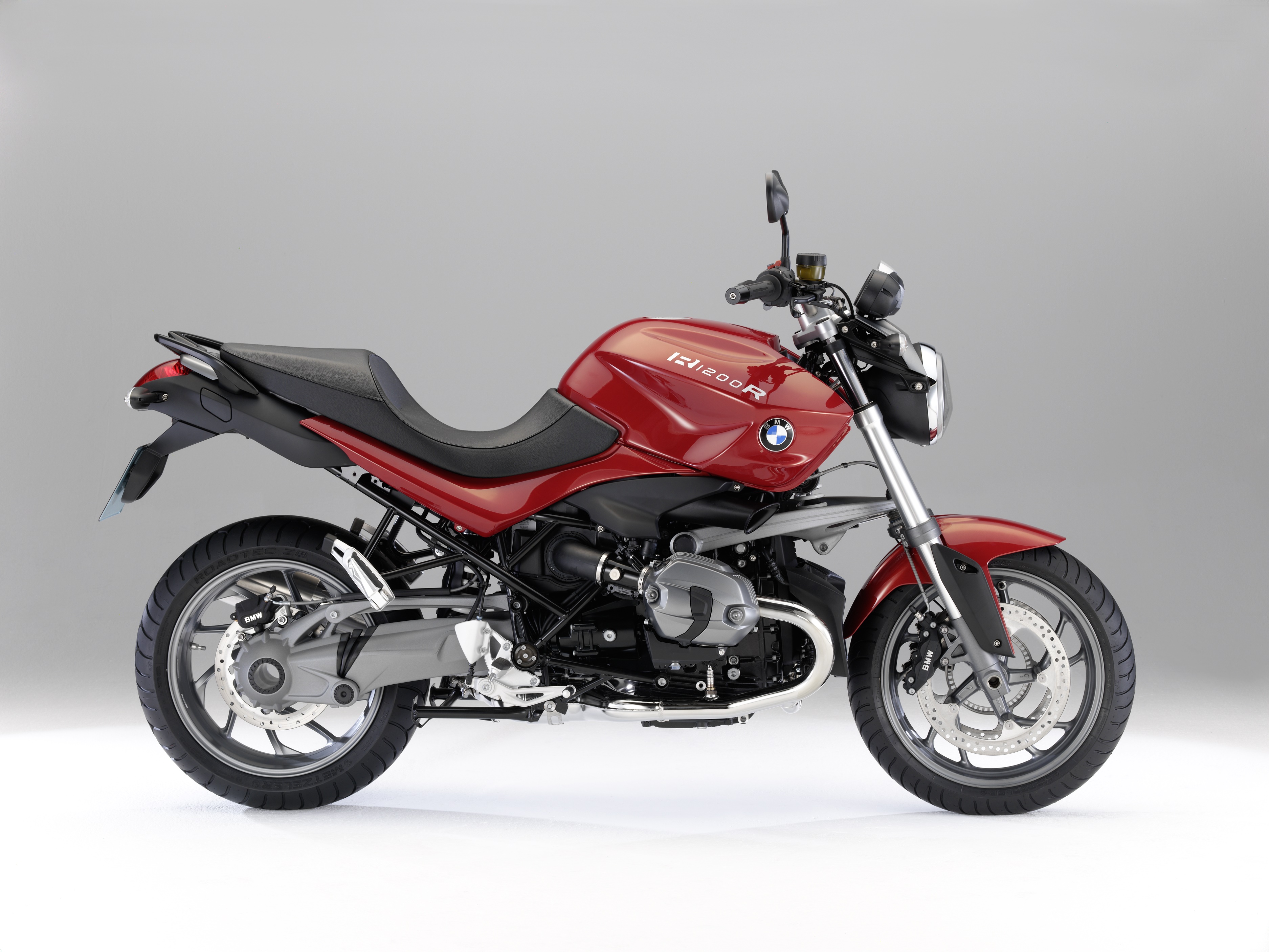 Red BMW R1200R motorcycle HD Wallpaper