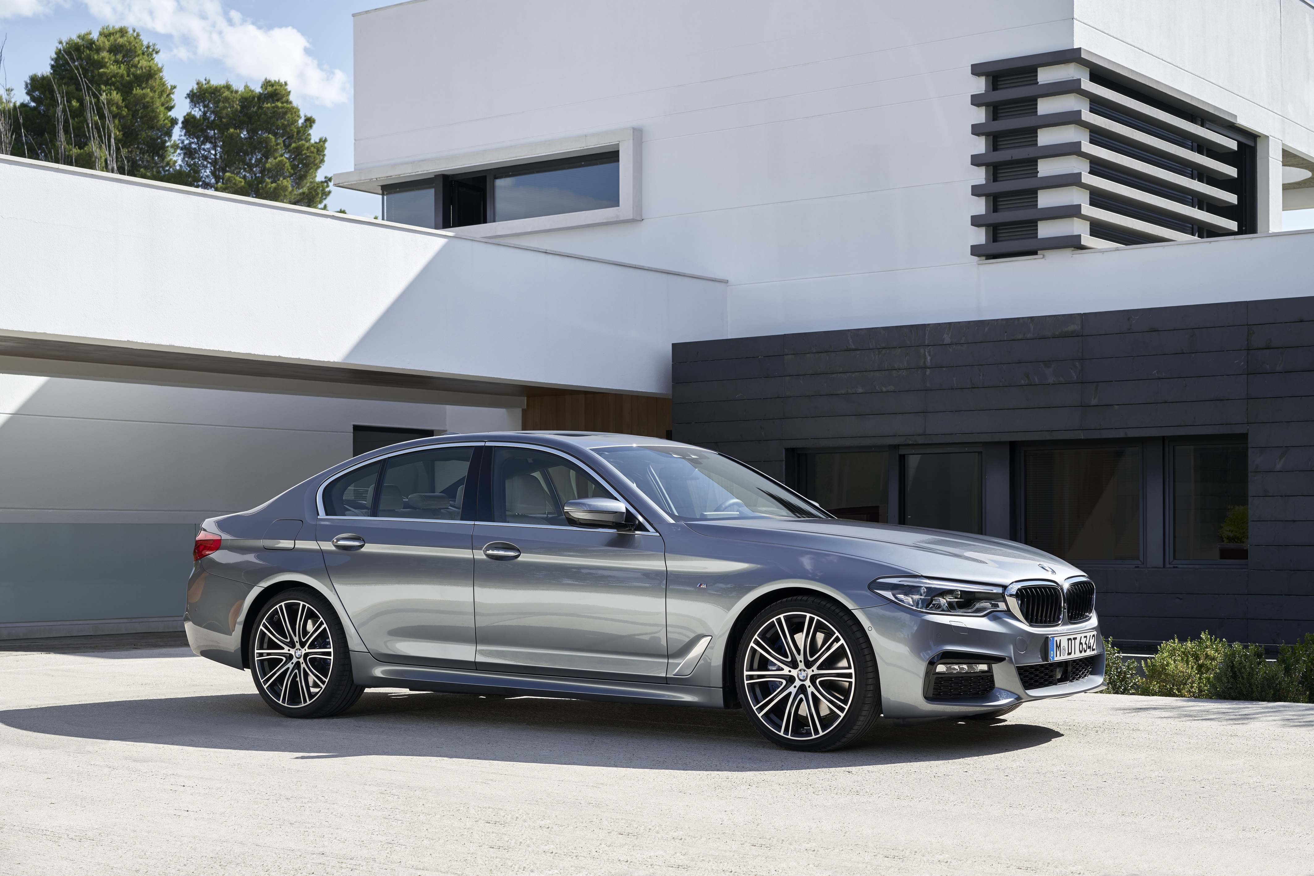 Silver BMW 5 Series 4K HD Wallpaper