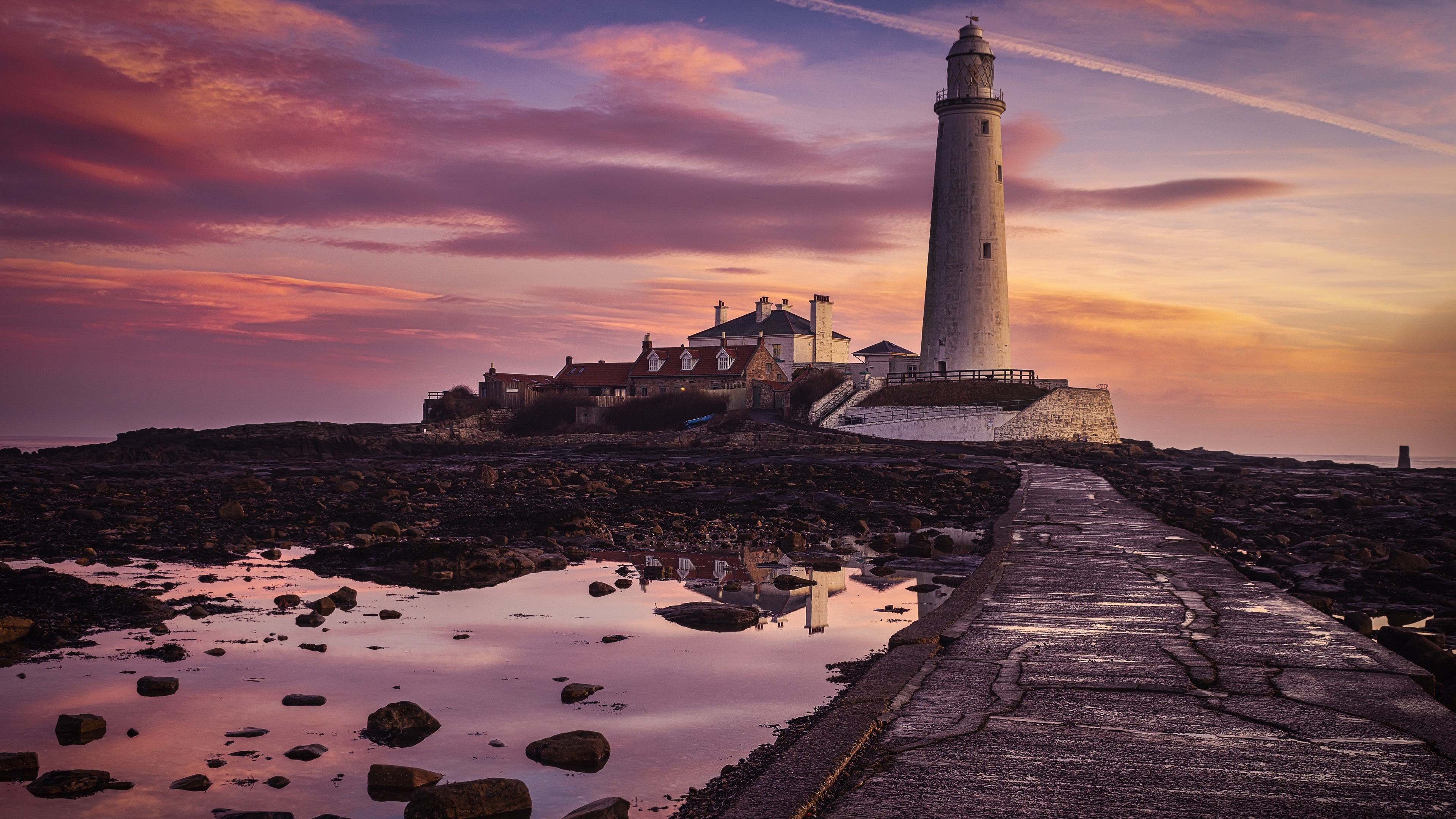 St. Mary's Lighthouse at sunset 4K HD Wallpaper