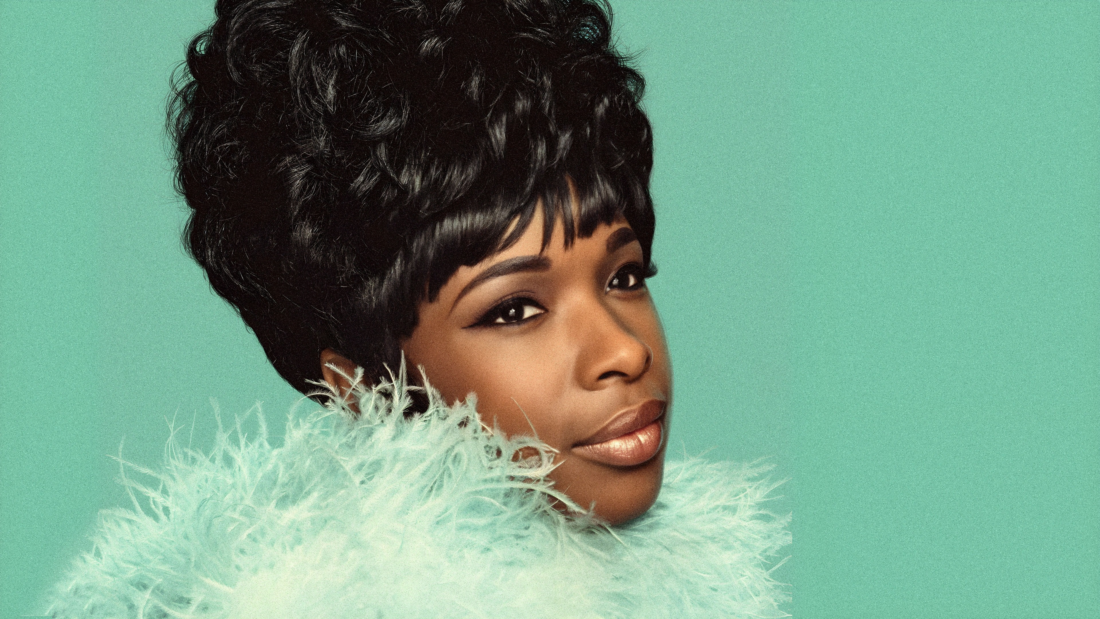 Jennifer Hudson in a light blue feather boa HD Wallpaper