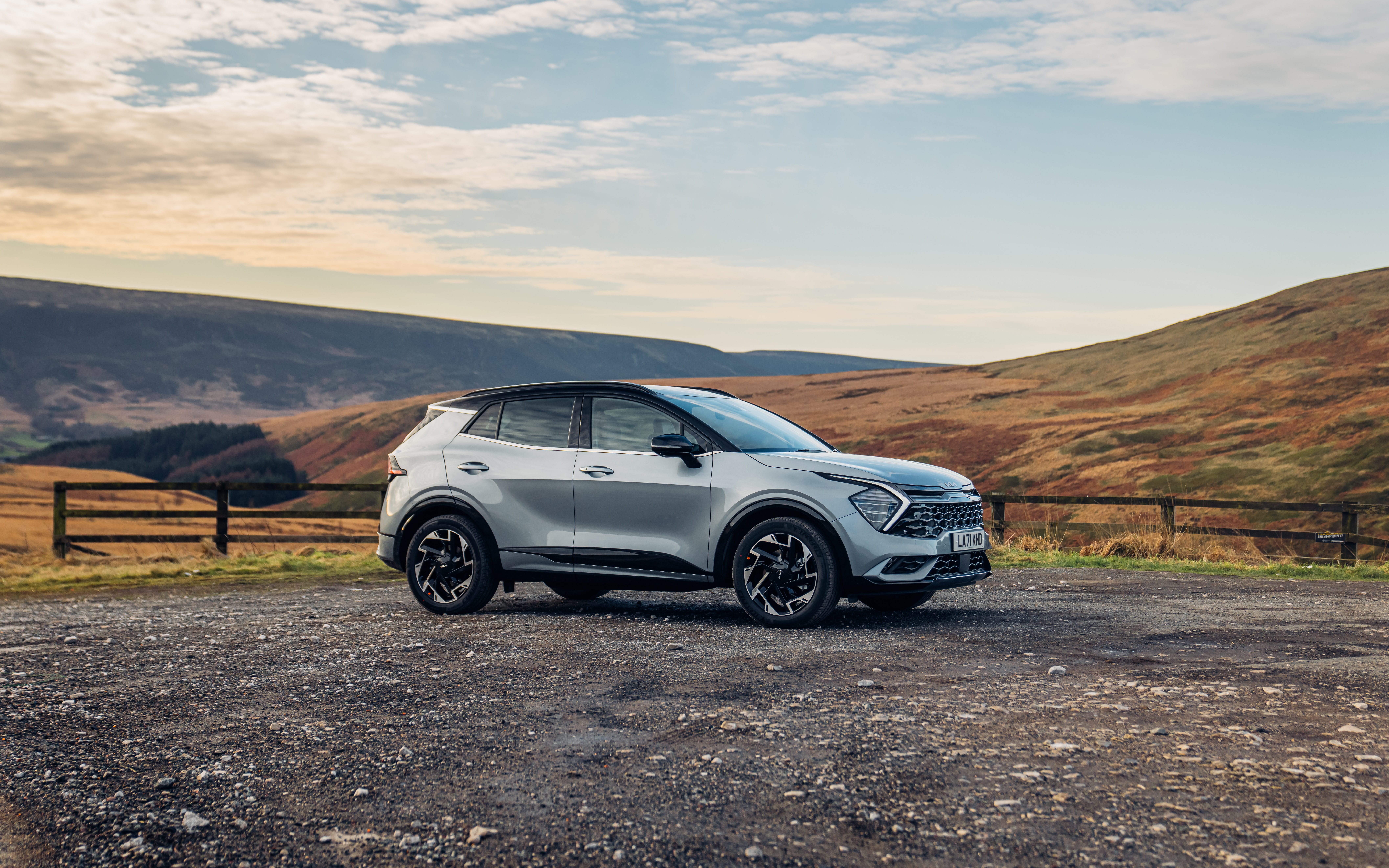 Silver Kia Sportage HEV AWD GT-Line S SUV HD Wallpaper