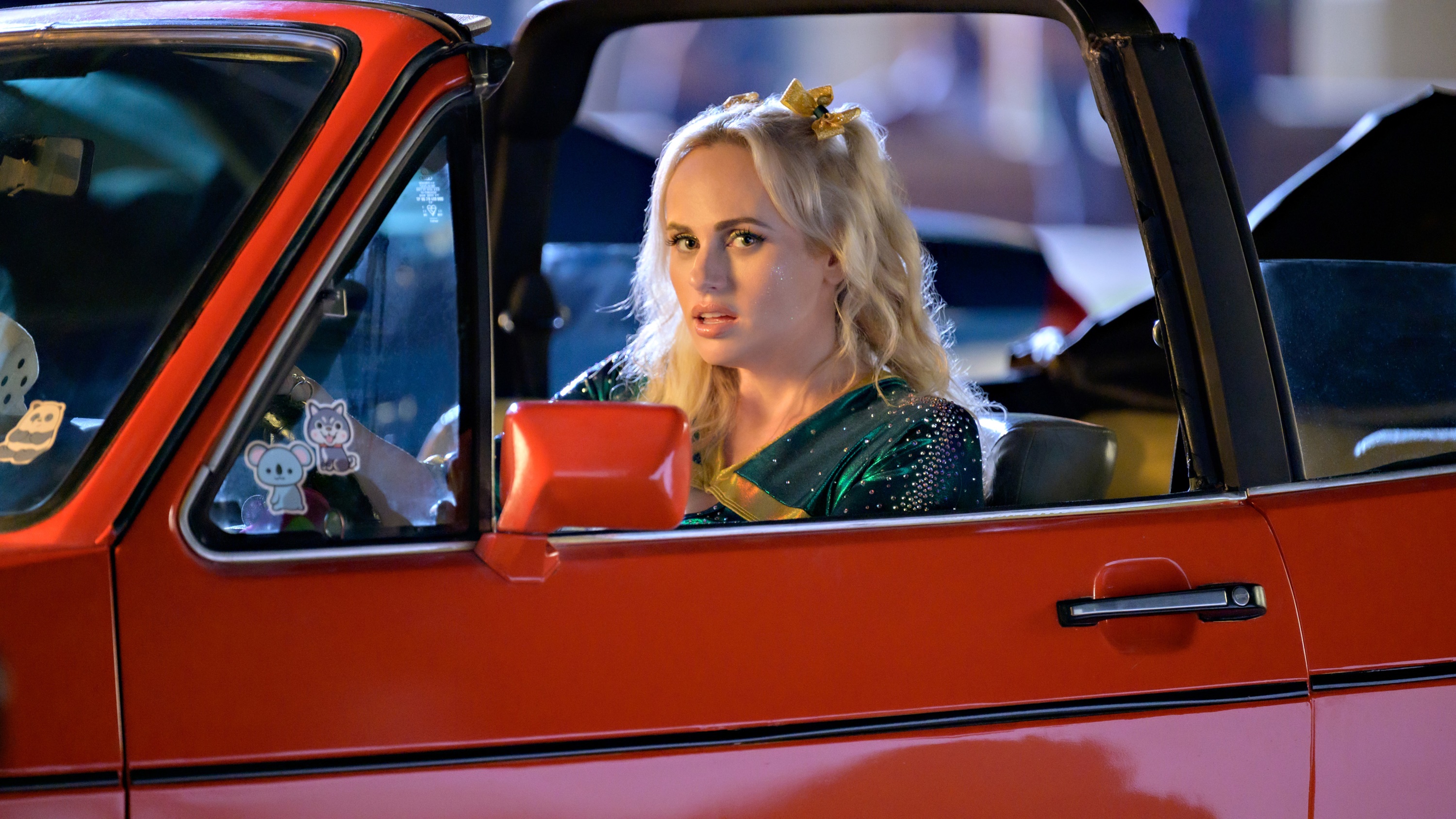 Rebel Wilson in a red convertible in Senior Year HD Wallpaper