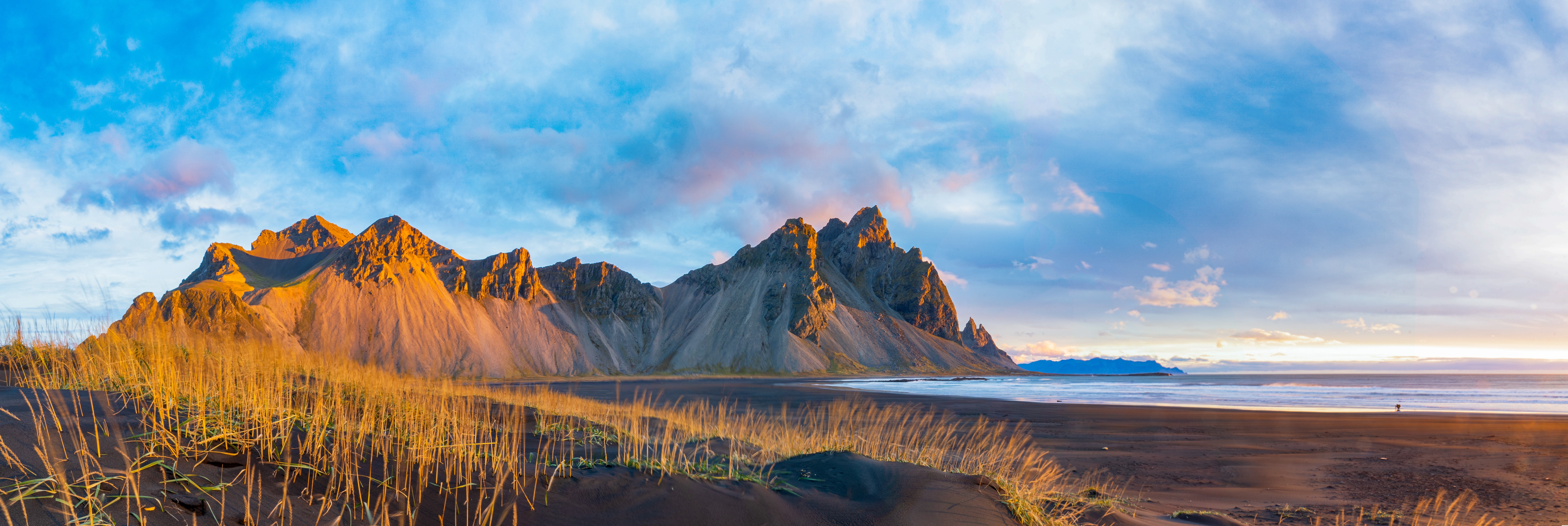 Sunrise at Stokksnes with Vestrahorn mountain, Iceland HD Wallpaper