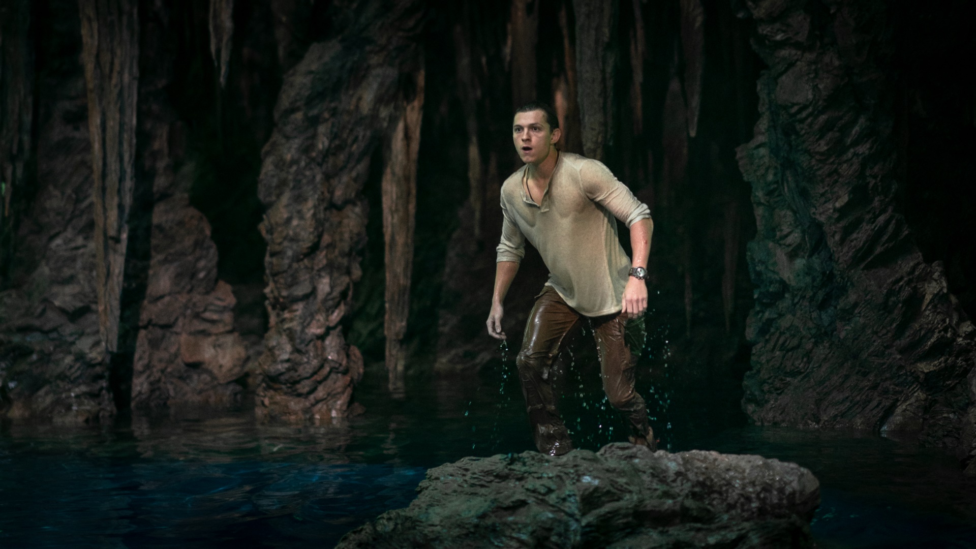 Nathan Drake from Uncharted in a cave HD Wallpaper