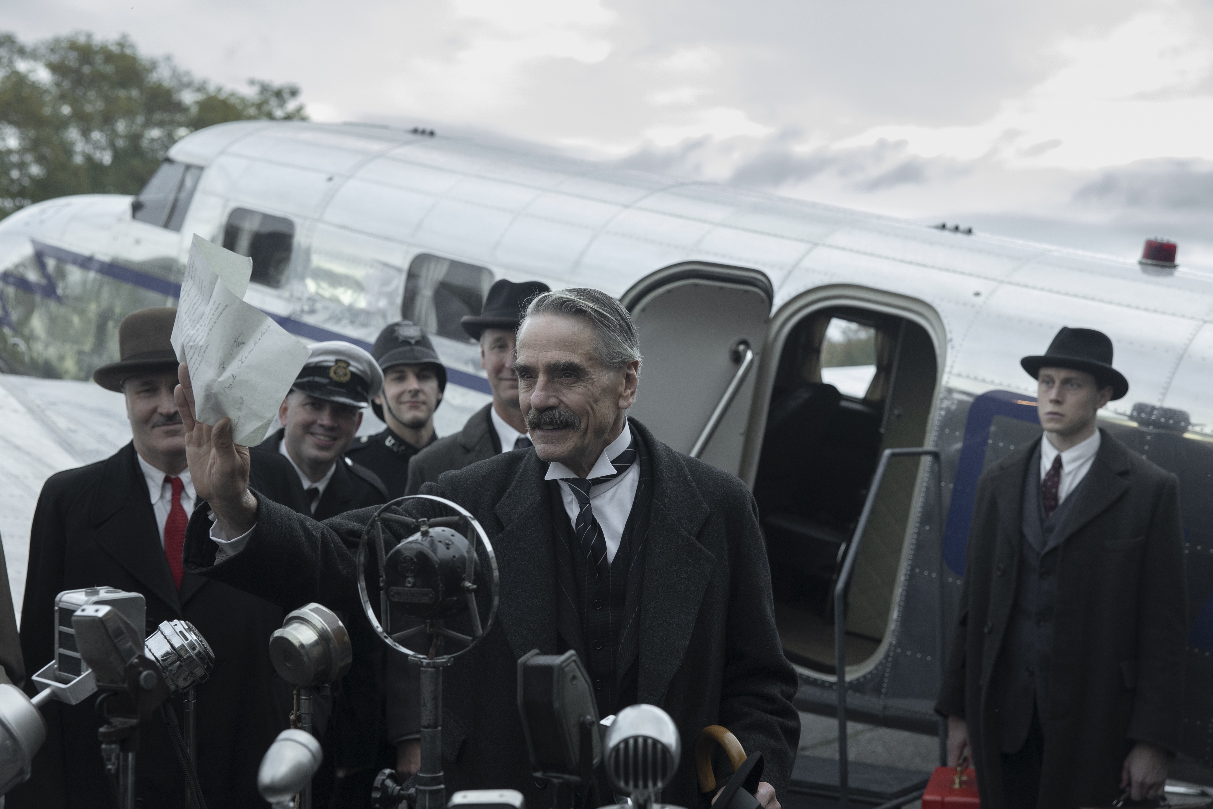 Jeremy Irons in Munich: The Edge Of War 4K HD Wallpaper