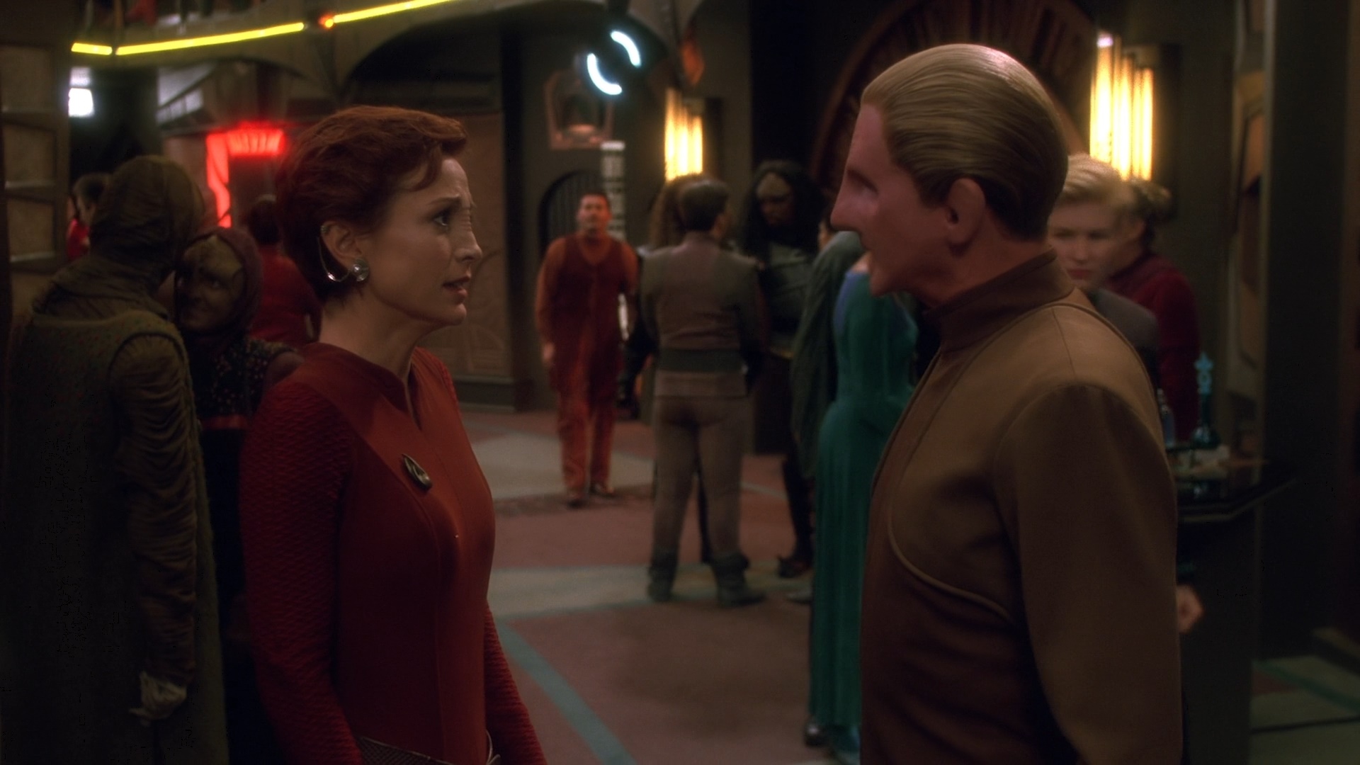 Kira Nerys and Gul Dukat from Star Trek: Deep Space Nine HD Wallpaper