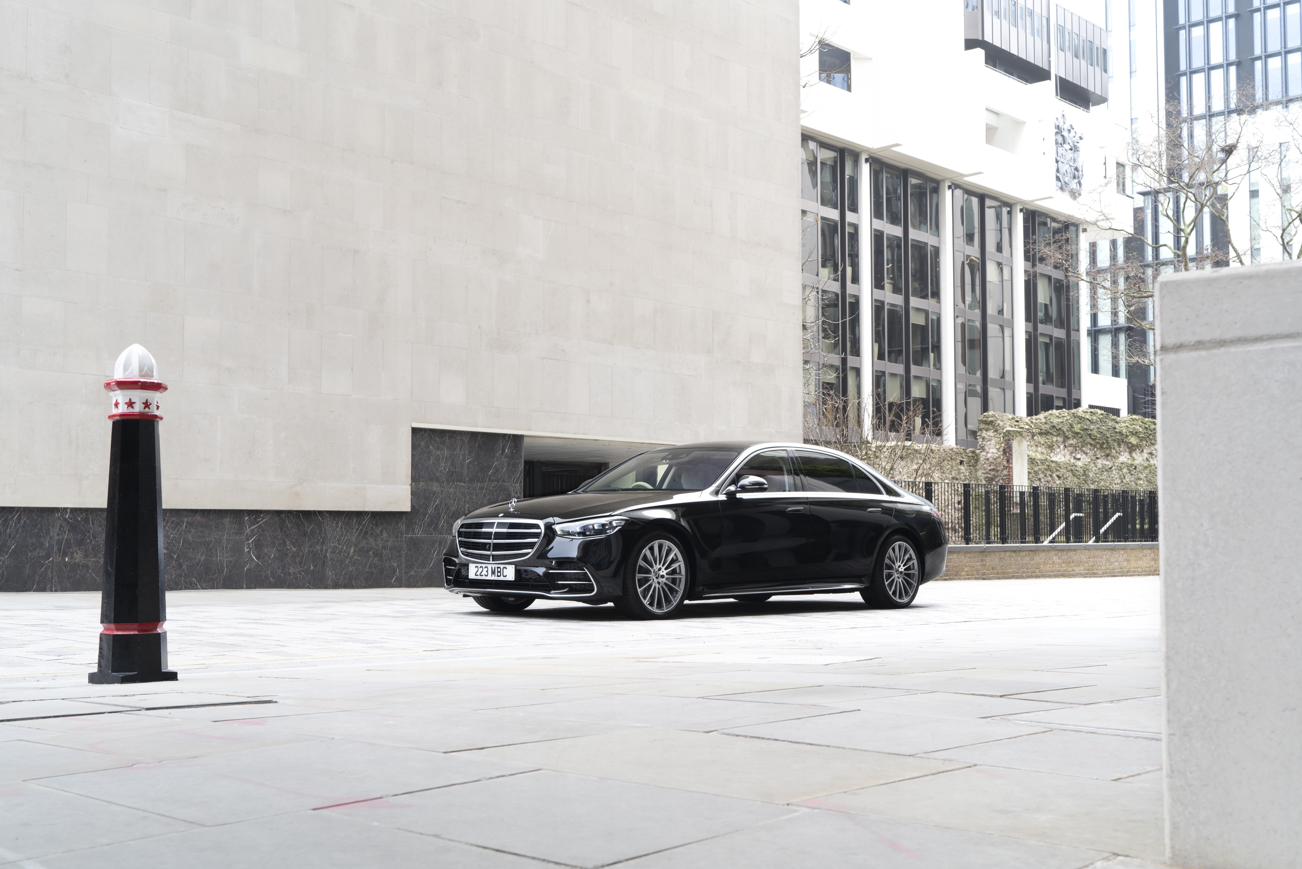 Black Mercedes-Benz S-Class S 580 4K HD Wallpaper