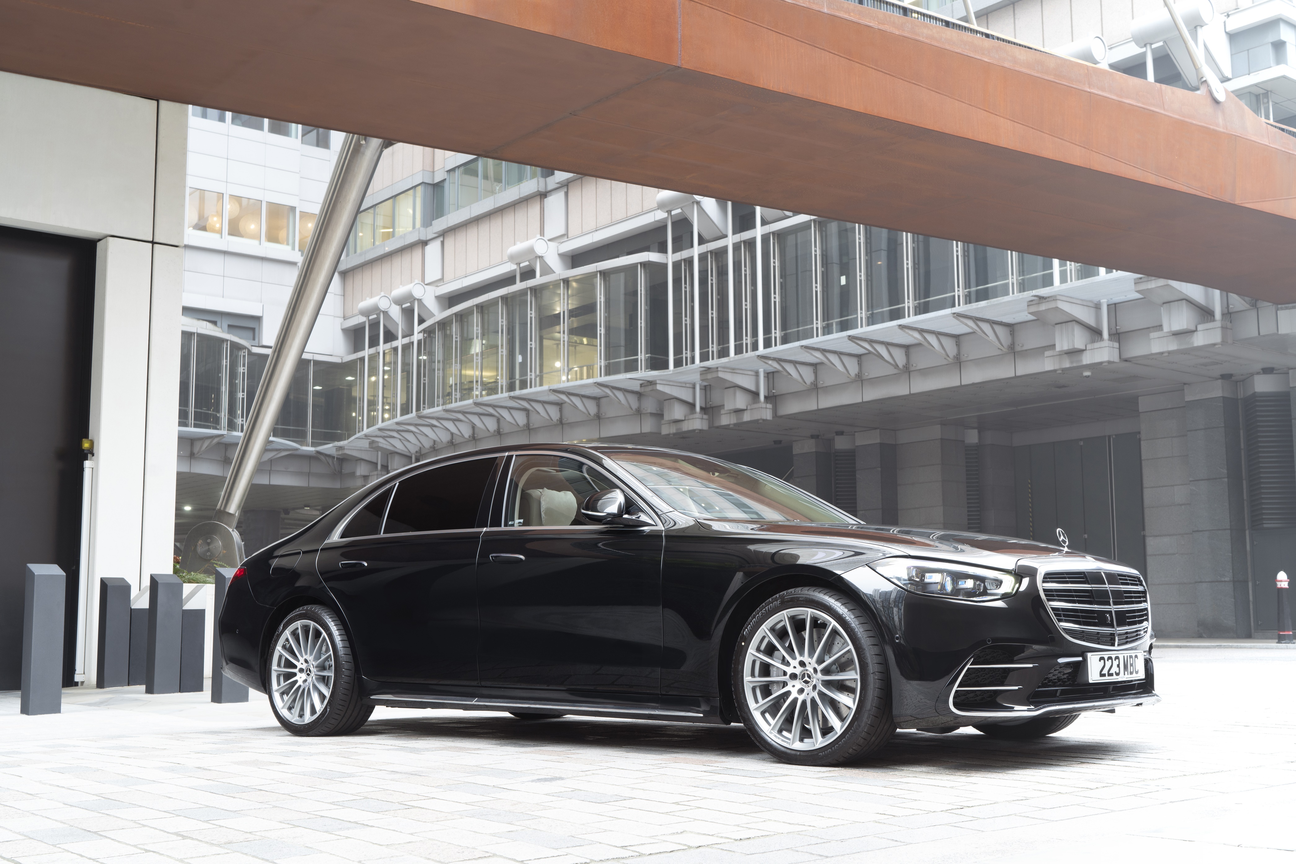 Black Mercedes-Benz S-Class 4K HD Wallpaper