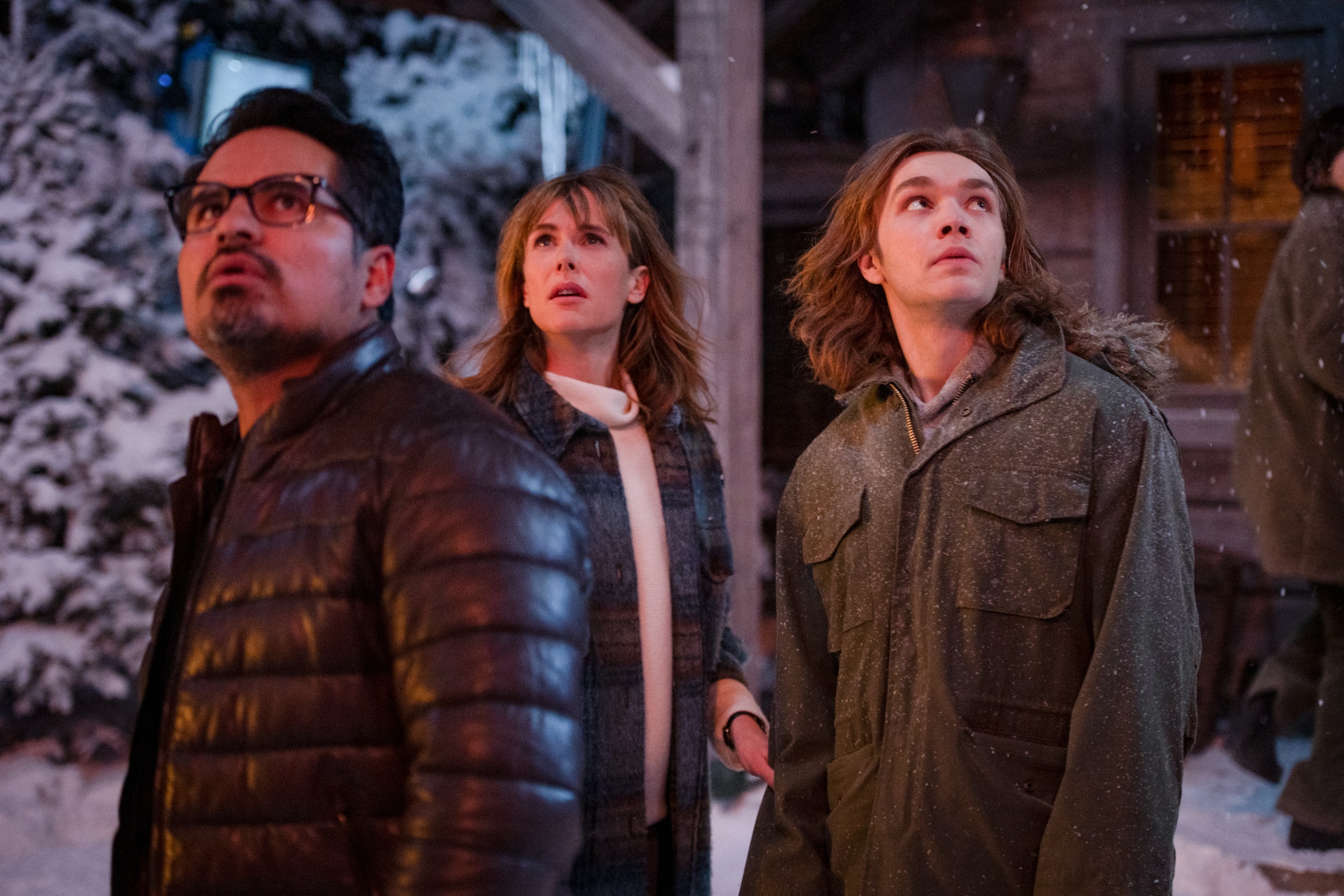 Michael Peña, Charlie Plummer, and woman in Moonfall HD Wallpaper