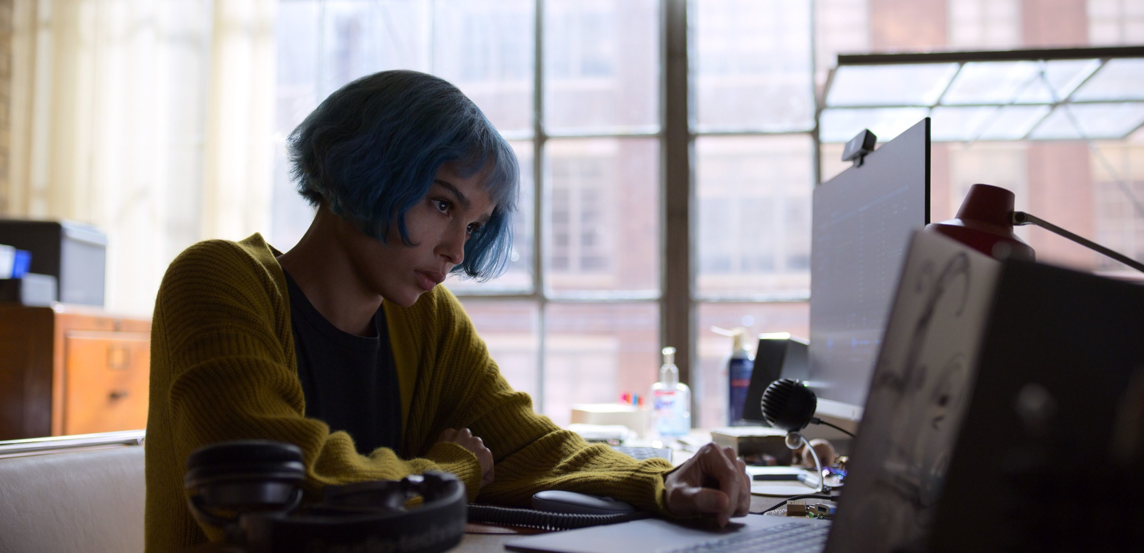 Zoë Kravitz in Kimi HD Wallpaper