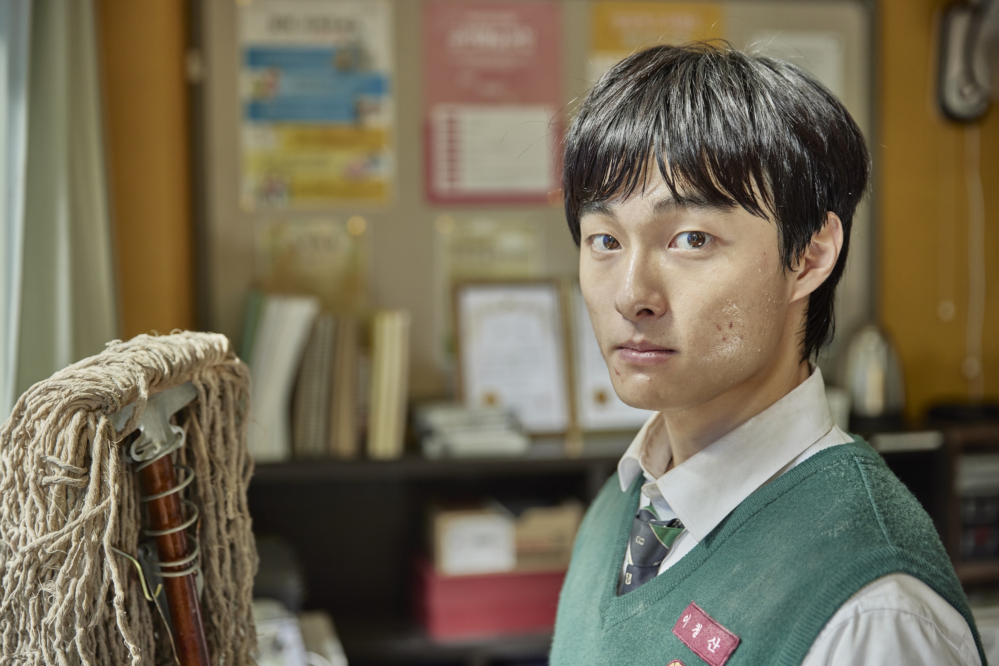 Lee Cheong-san from All Of Us Are Dead 4K HD Wallpaper
