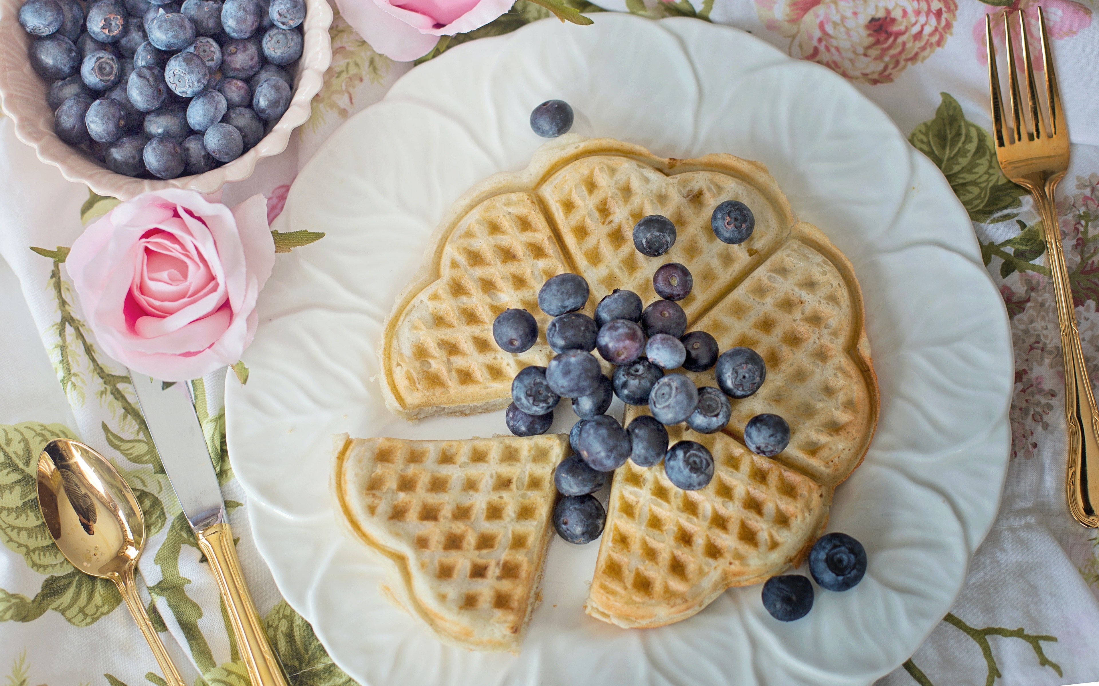 Waffle with blueberries and flowers HD Wallpaper