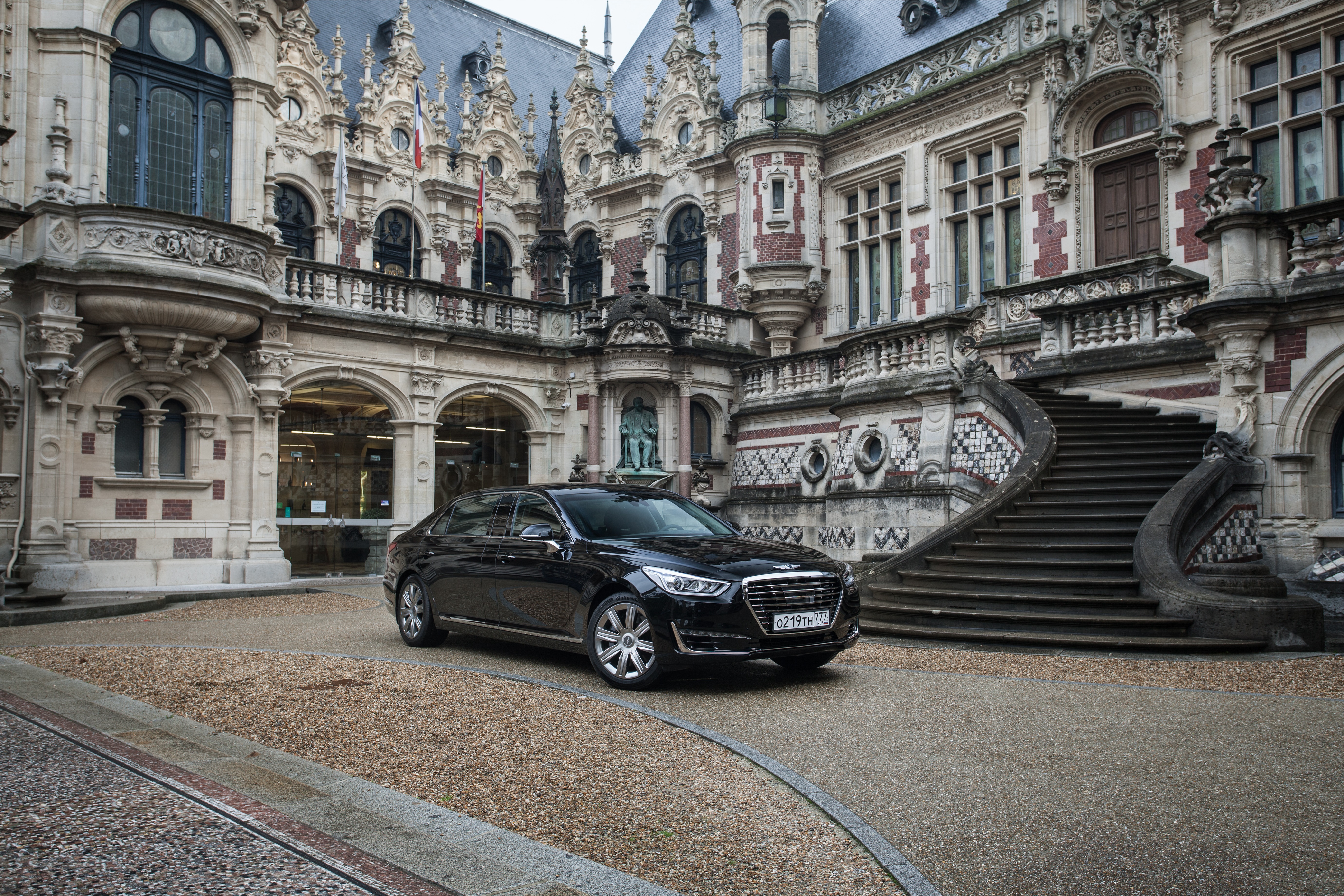 Genesis G90L 5.0 HTRAC 4K HD Wallpaper