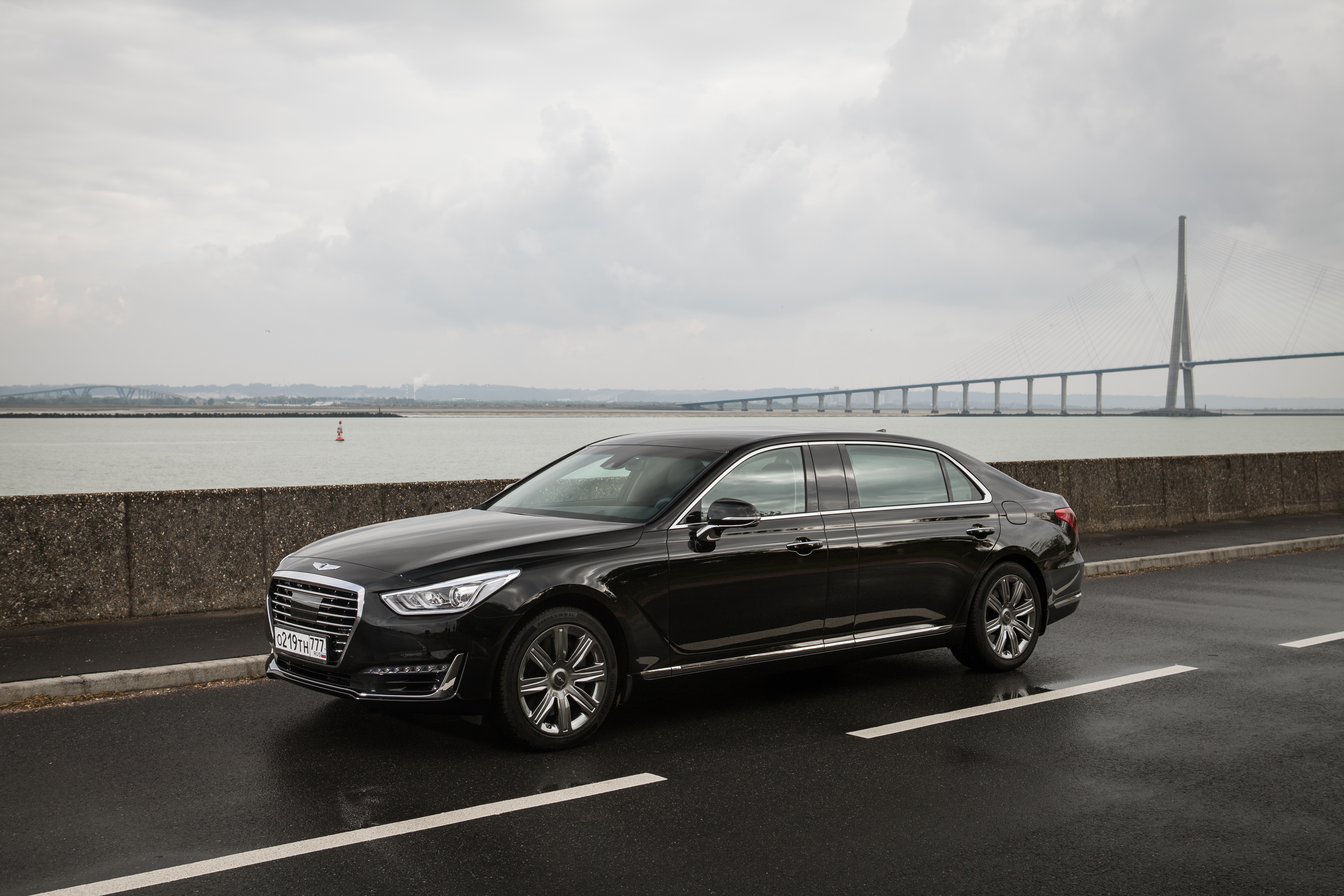 Black Genesis G90L 5.0 HTRAC 4K HD Wallpaper
