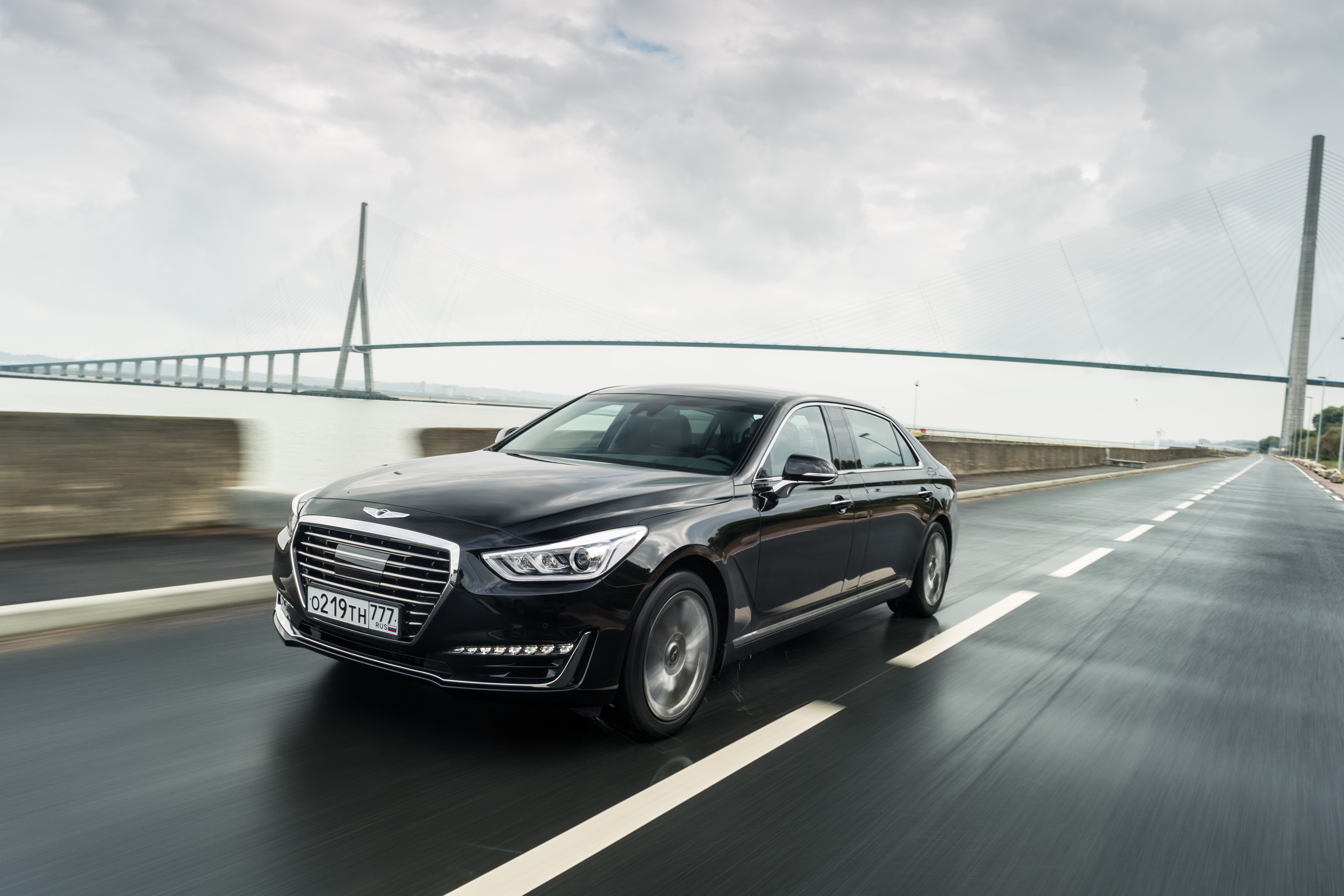 Genesis G90L 5.0 HTRAC 4K HD Wallpaper