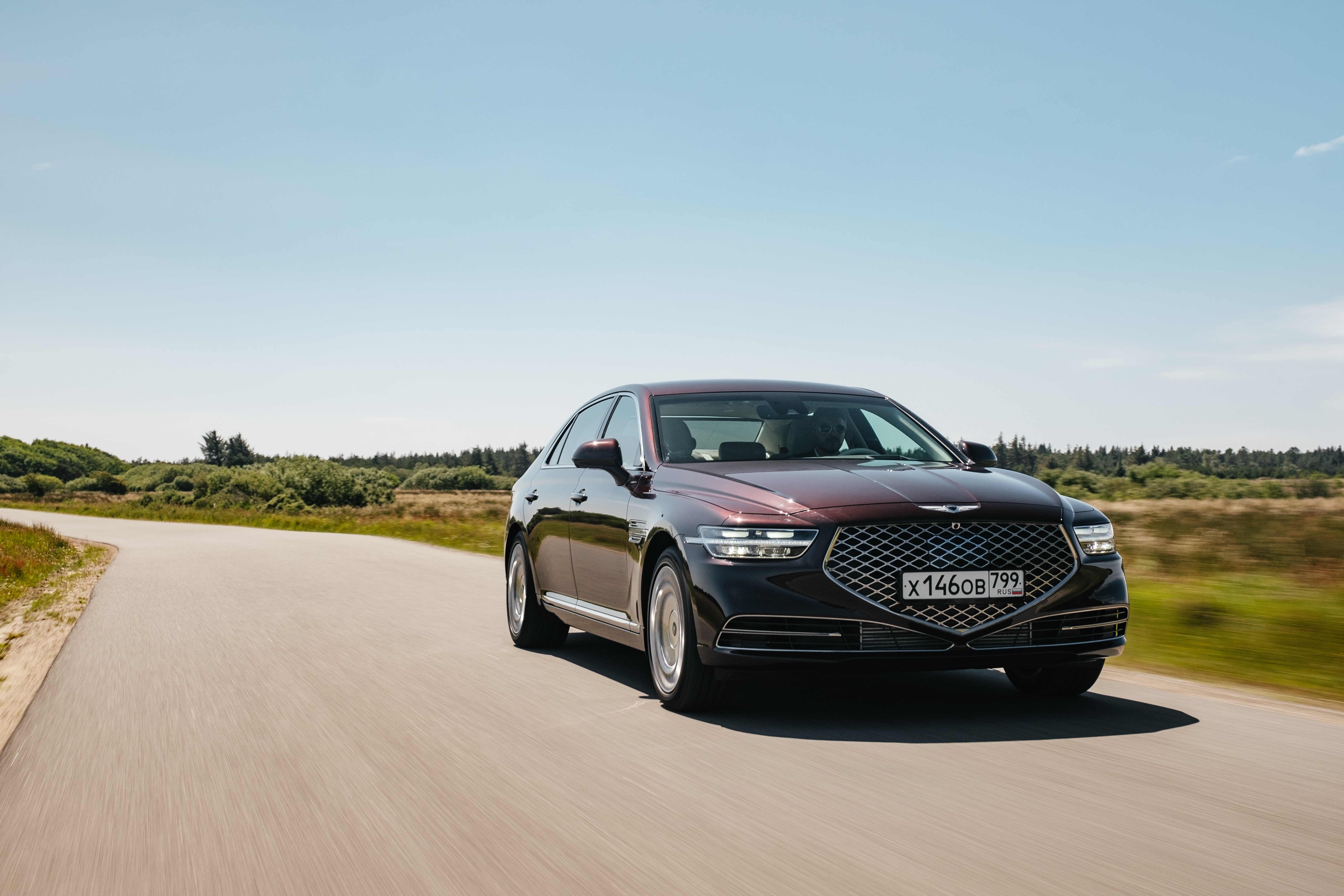 Genesis G90 3.3T HTRAC 4K HD Wallpaper