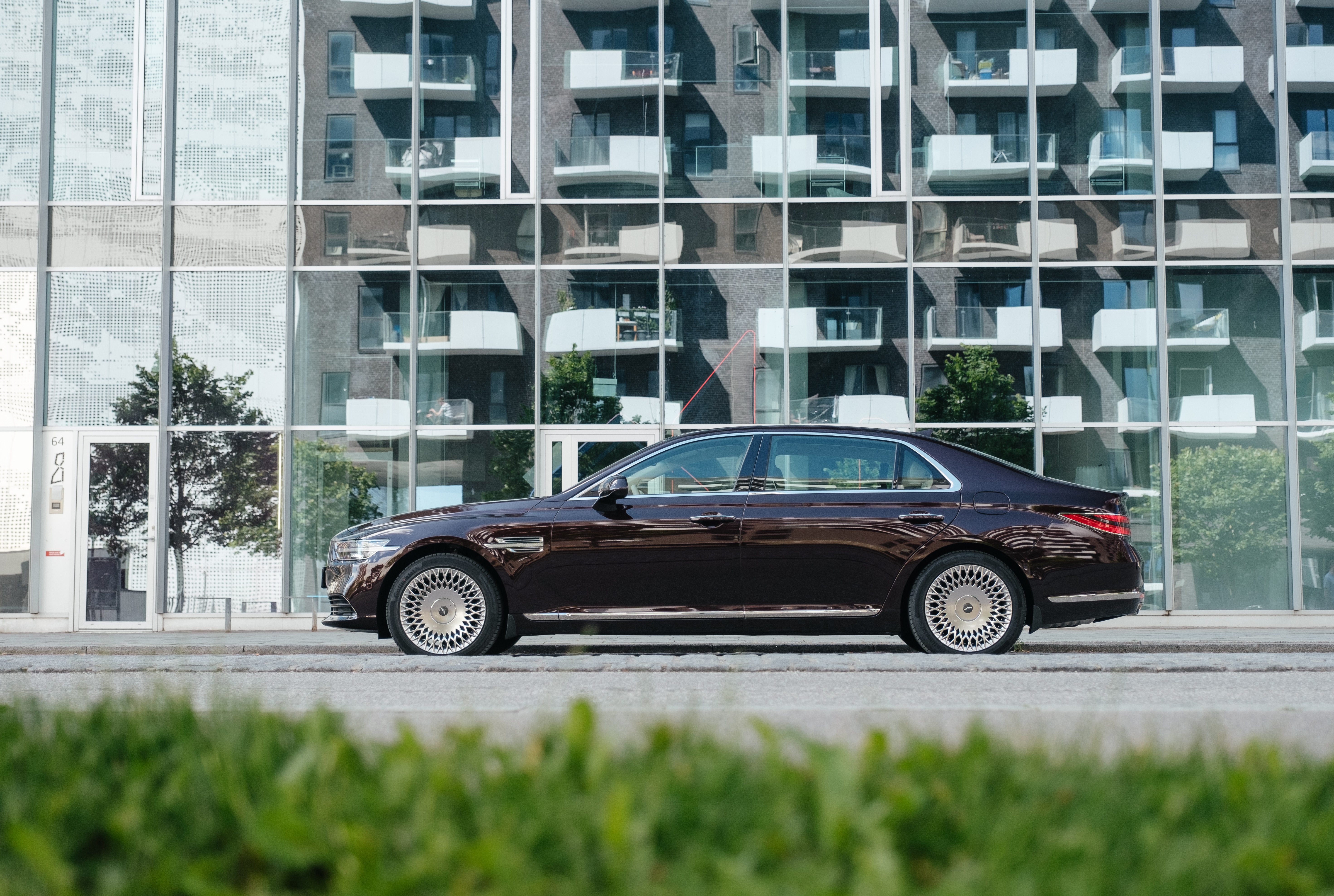 Genesis G90 4K 3.3T HTRAC Sedan HD Wallpaper
