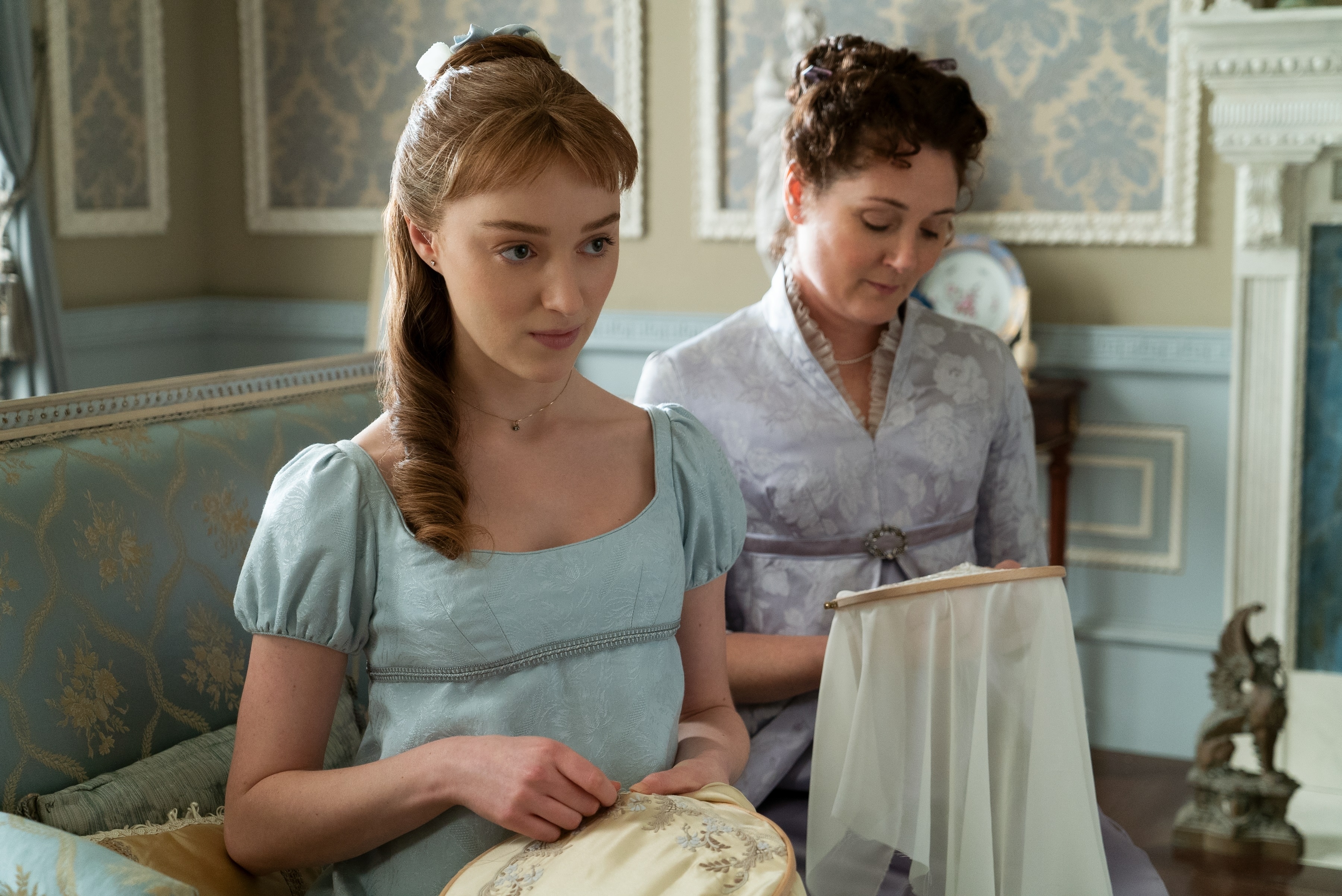 Daphne Bridgerton and Violet Bridgerton from Bridgerton HD Wallpaper
