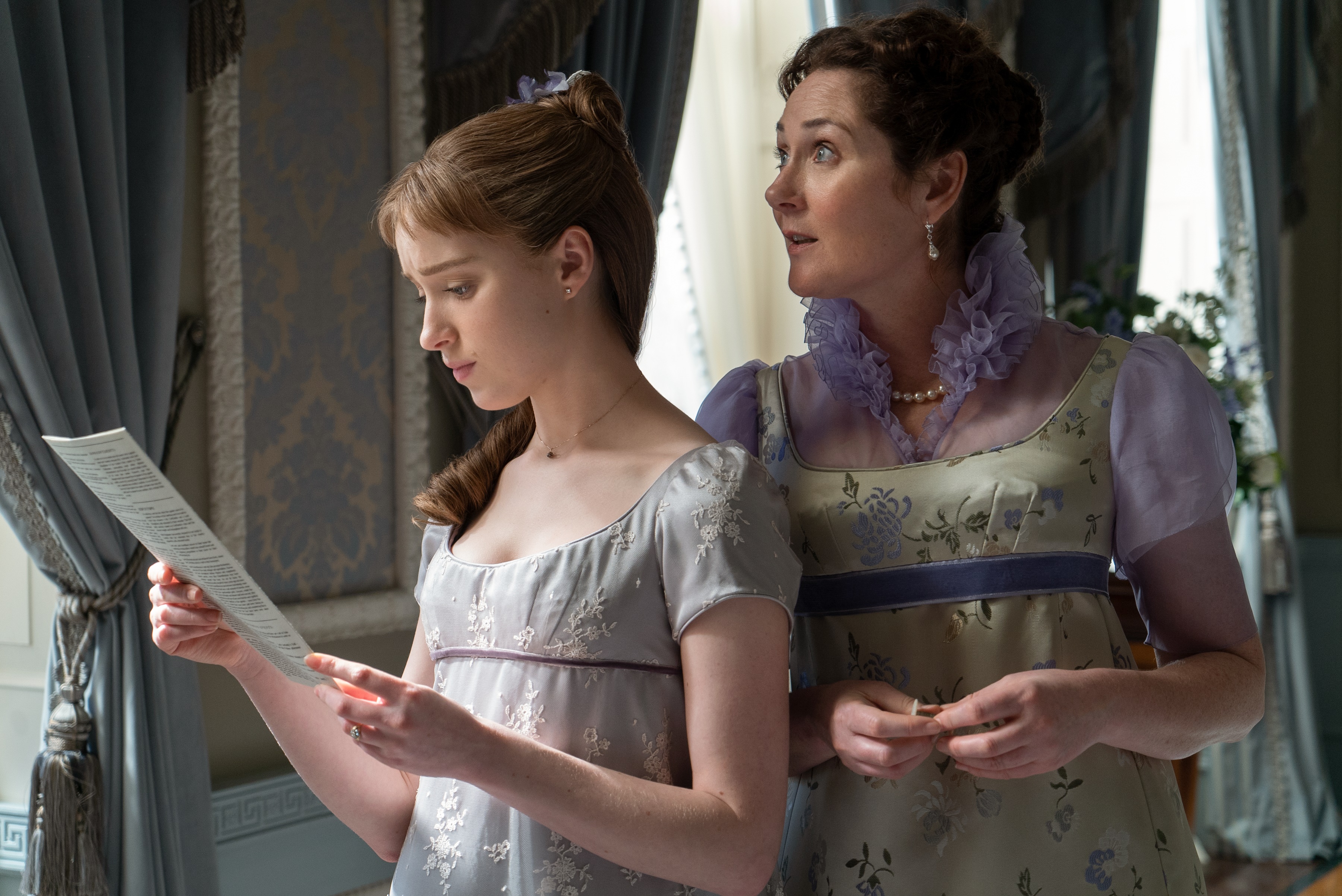 Daphne Bridgerton and Violet Bridgerton from Bridgerton HD Wallpaper