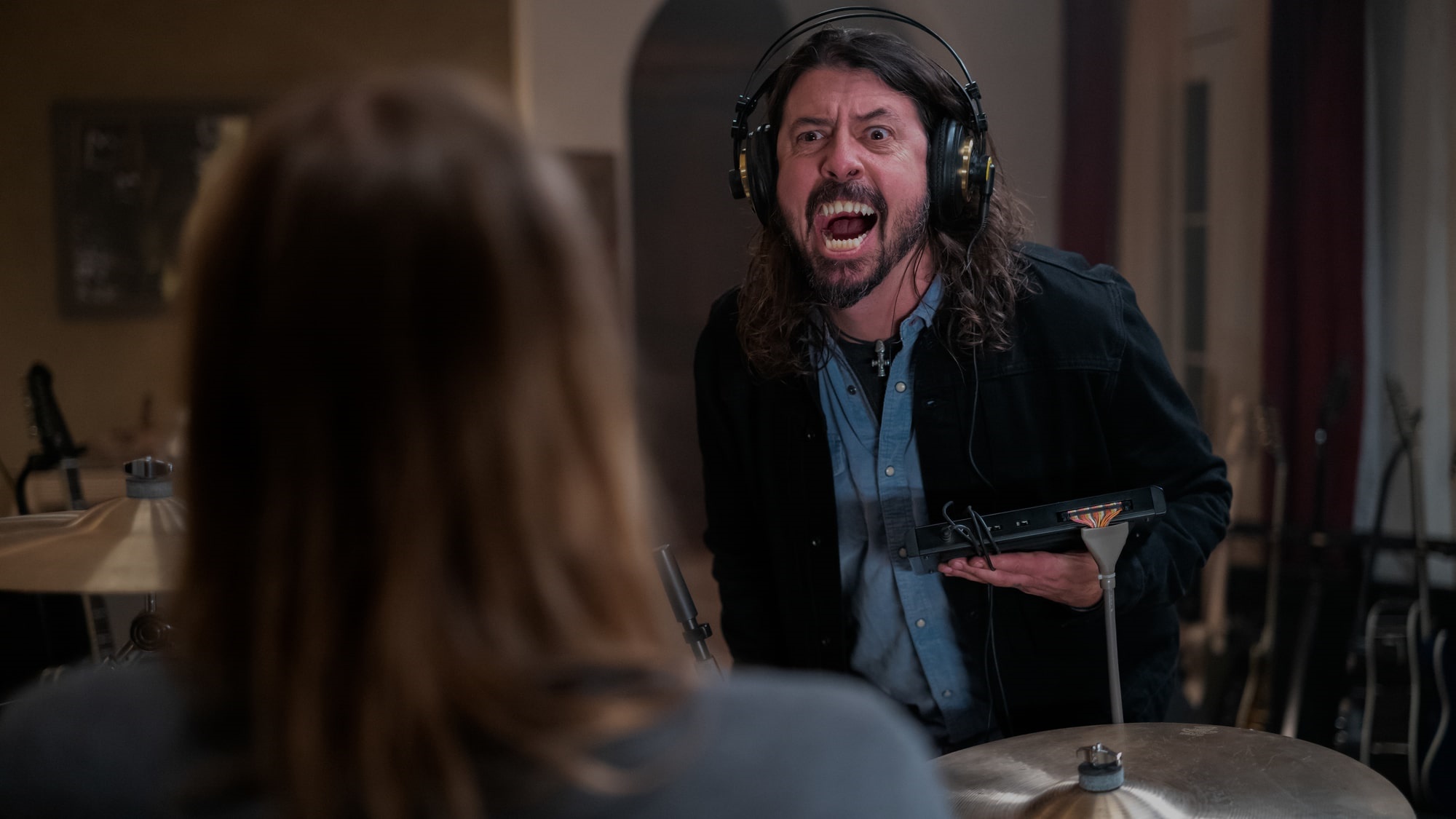Dave Grohl in Studio 666 HD Wallpaper