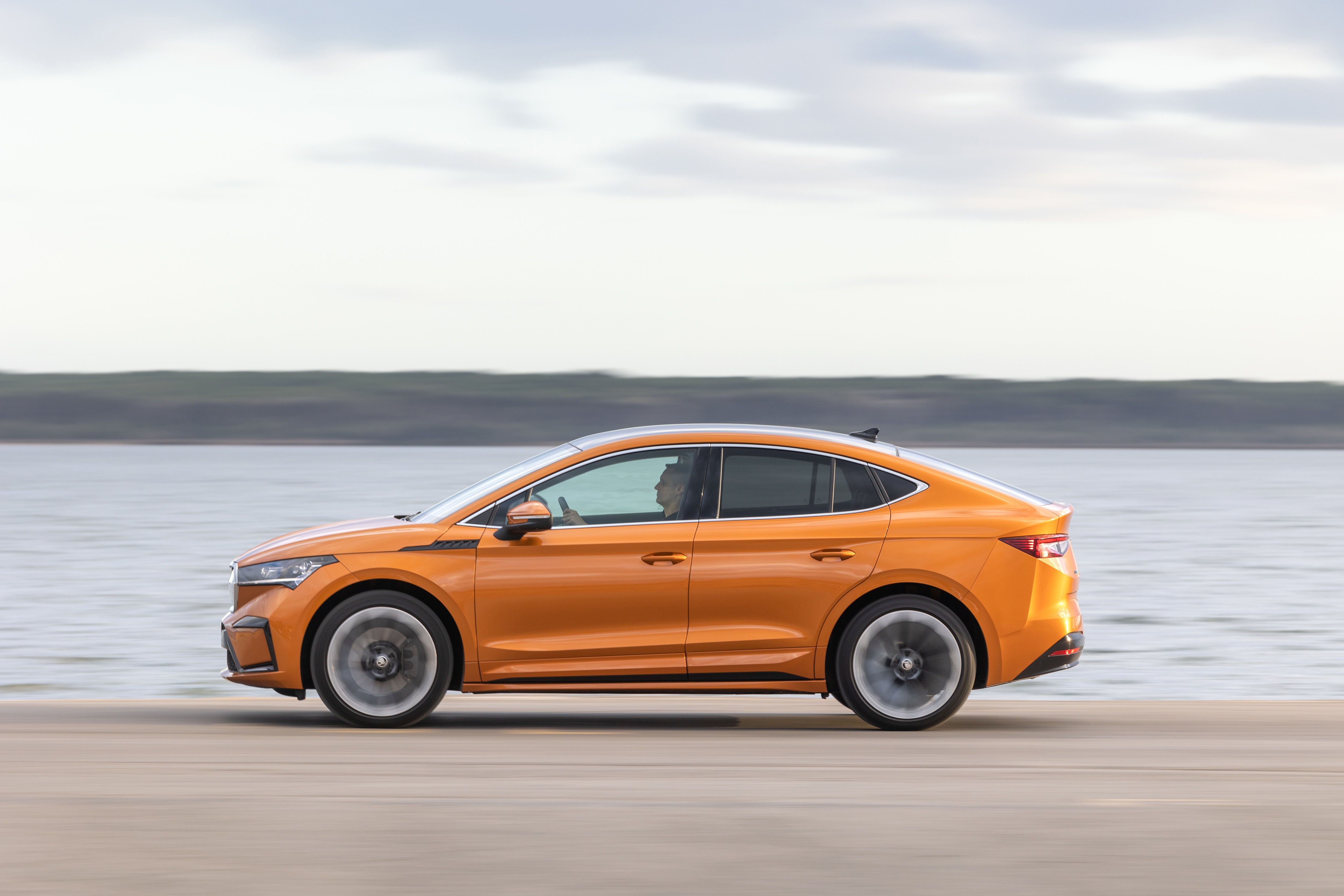 Škoda Enyaq IV 80 HD Wallpaper