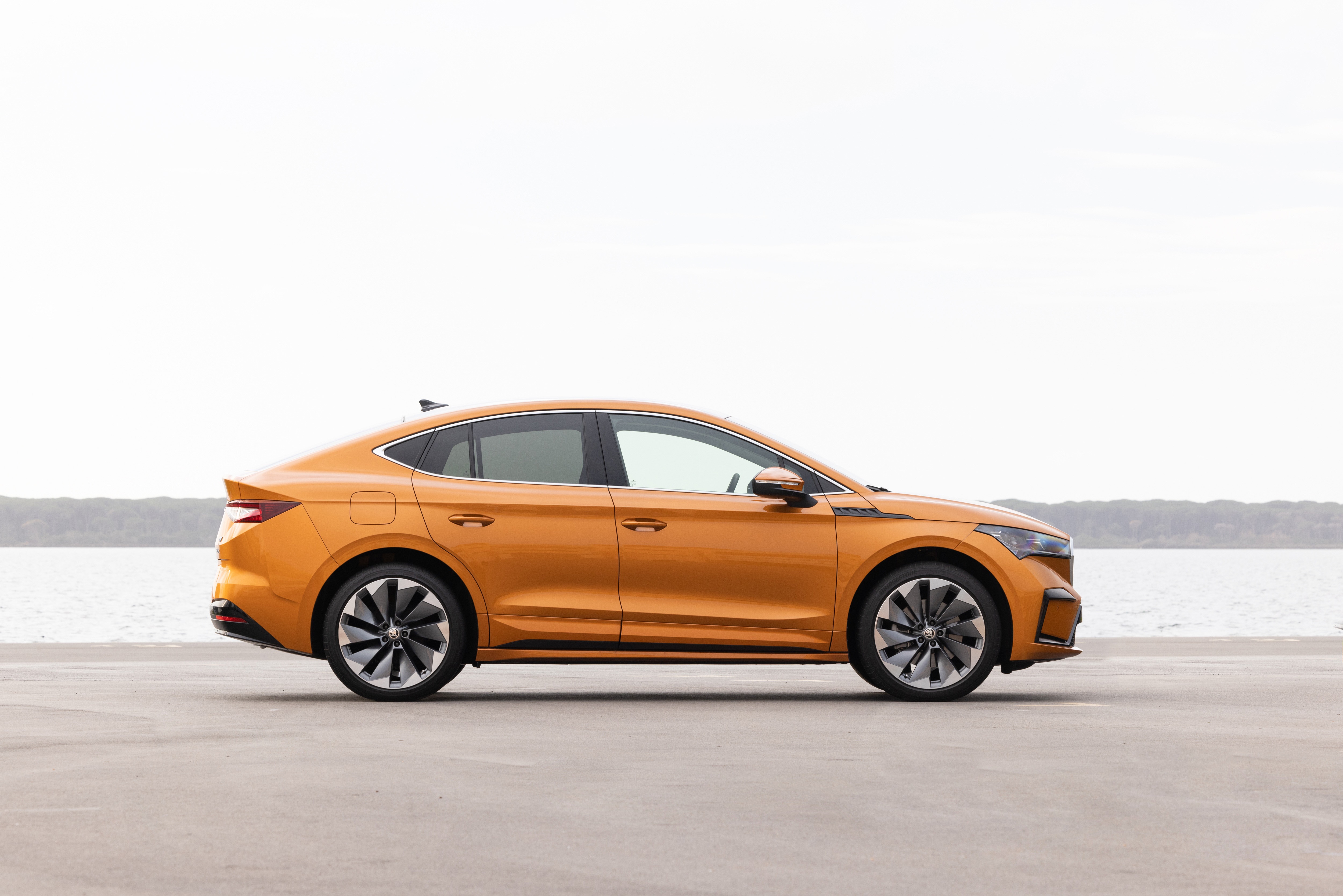Škoda Enyaq IV 80 HD Wallpaper