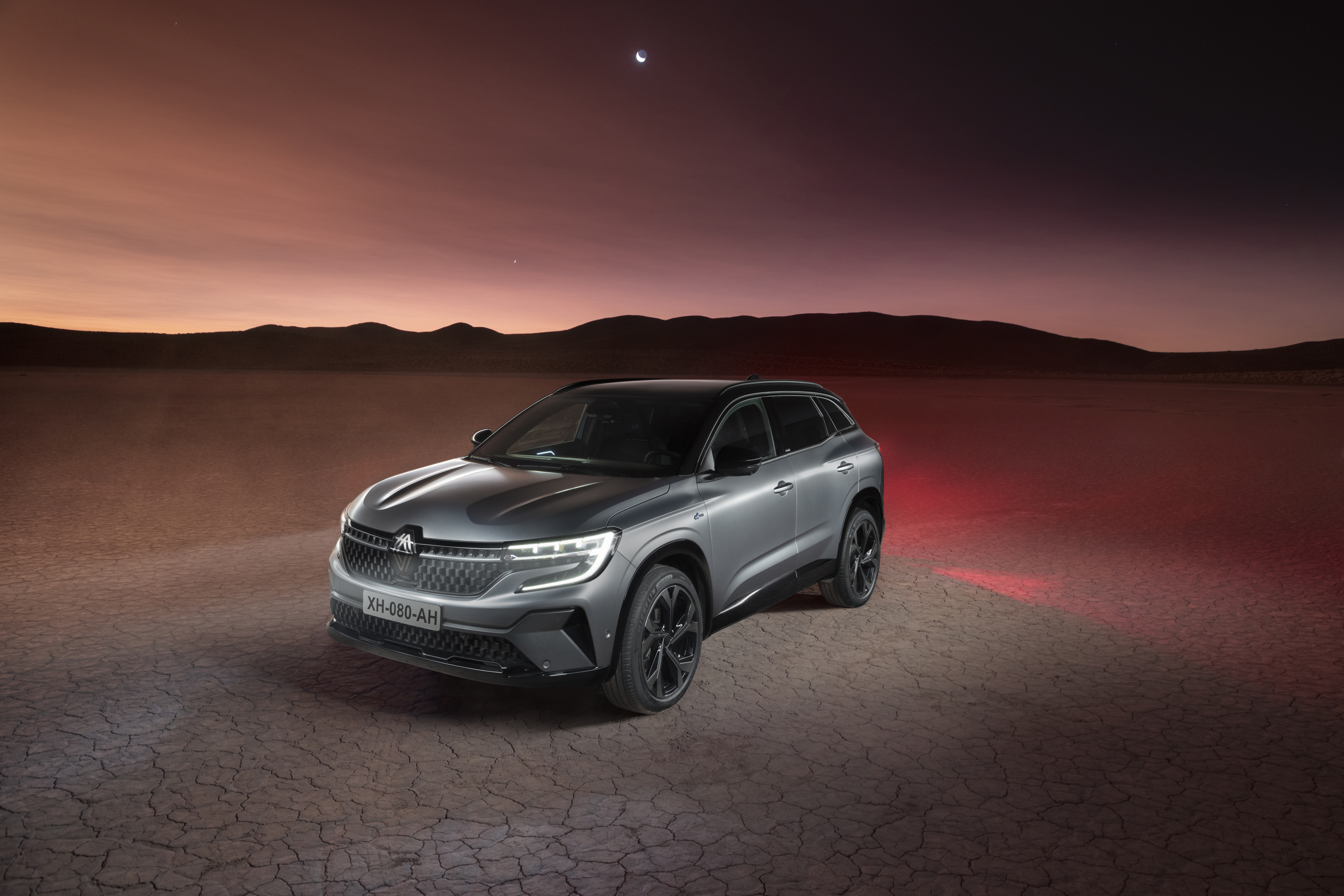 Renault Austral E-TECH Hybrid SUV HD Wallpaper