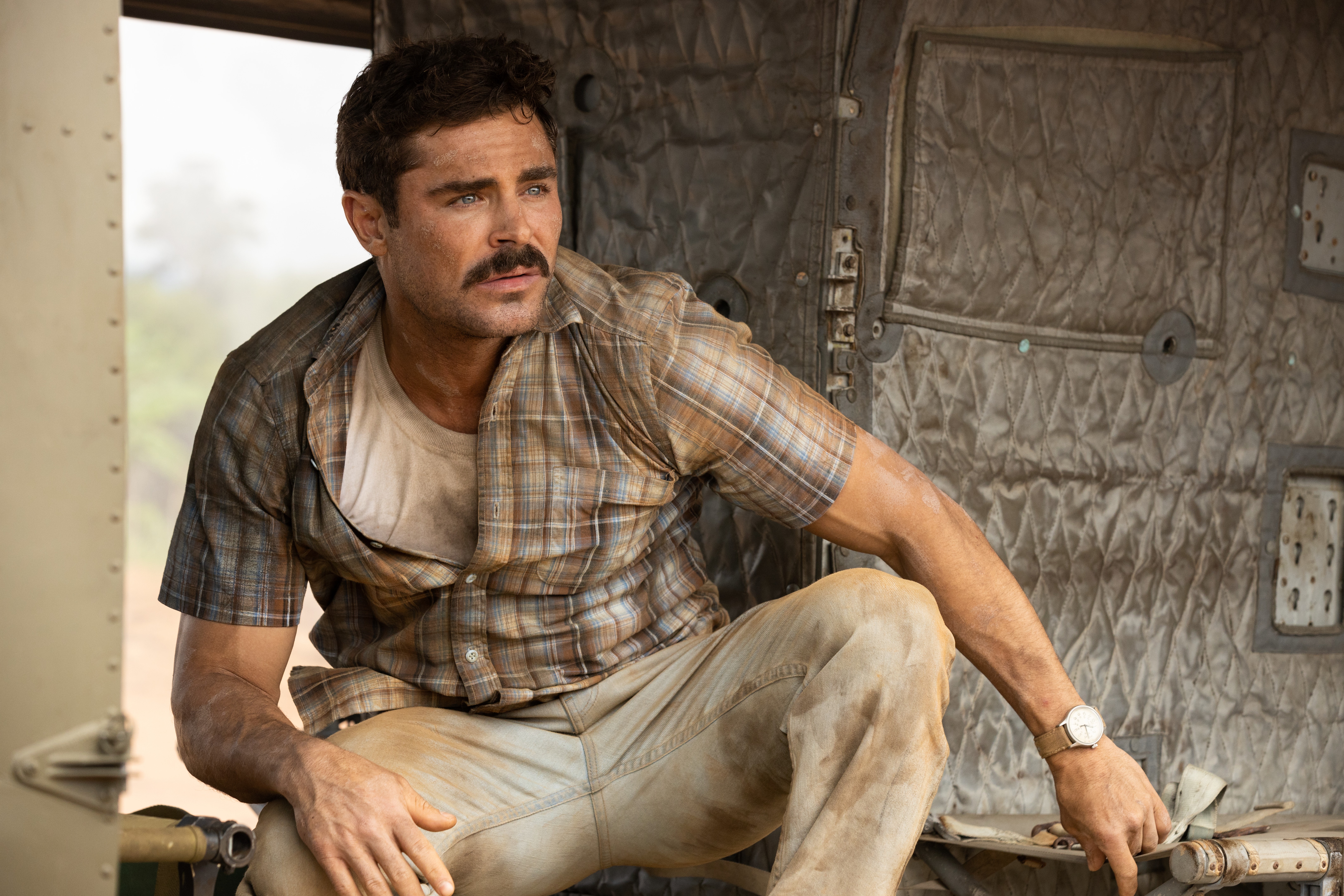 Zac Efron in The Greatest Beer Run Ever 4K HD Wallpaper